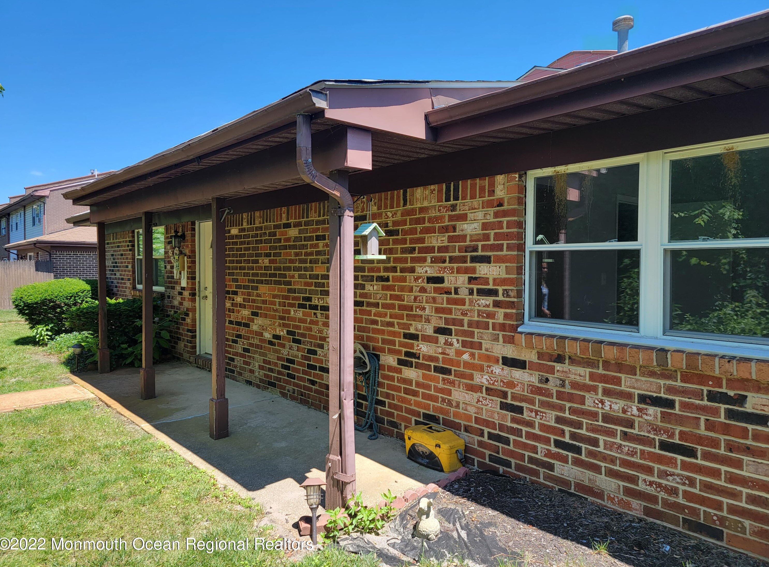 44 Greenwood Loop Rd, Bricktown, NJ 08724