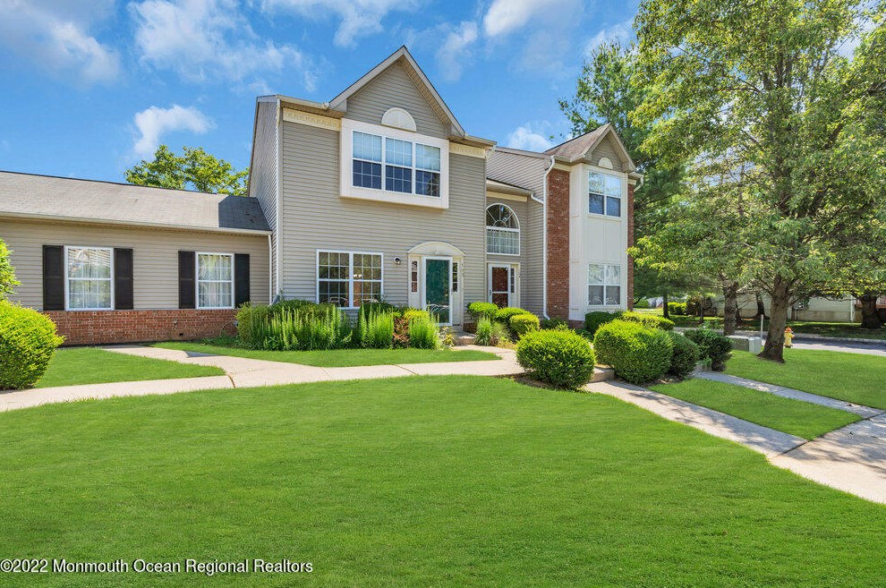 103 Cranbrook Ct #77, Holmdel Village, NJ 07733