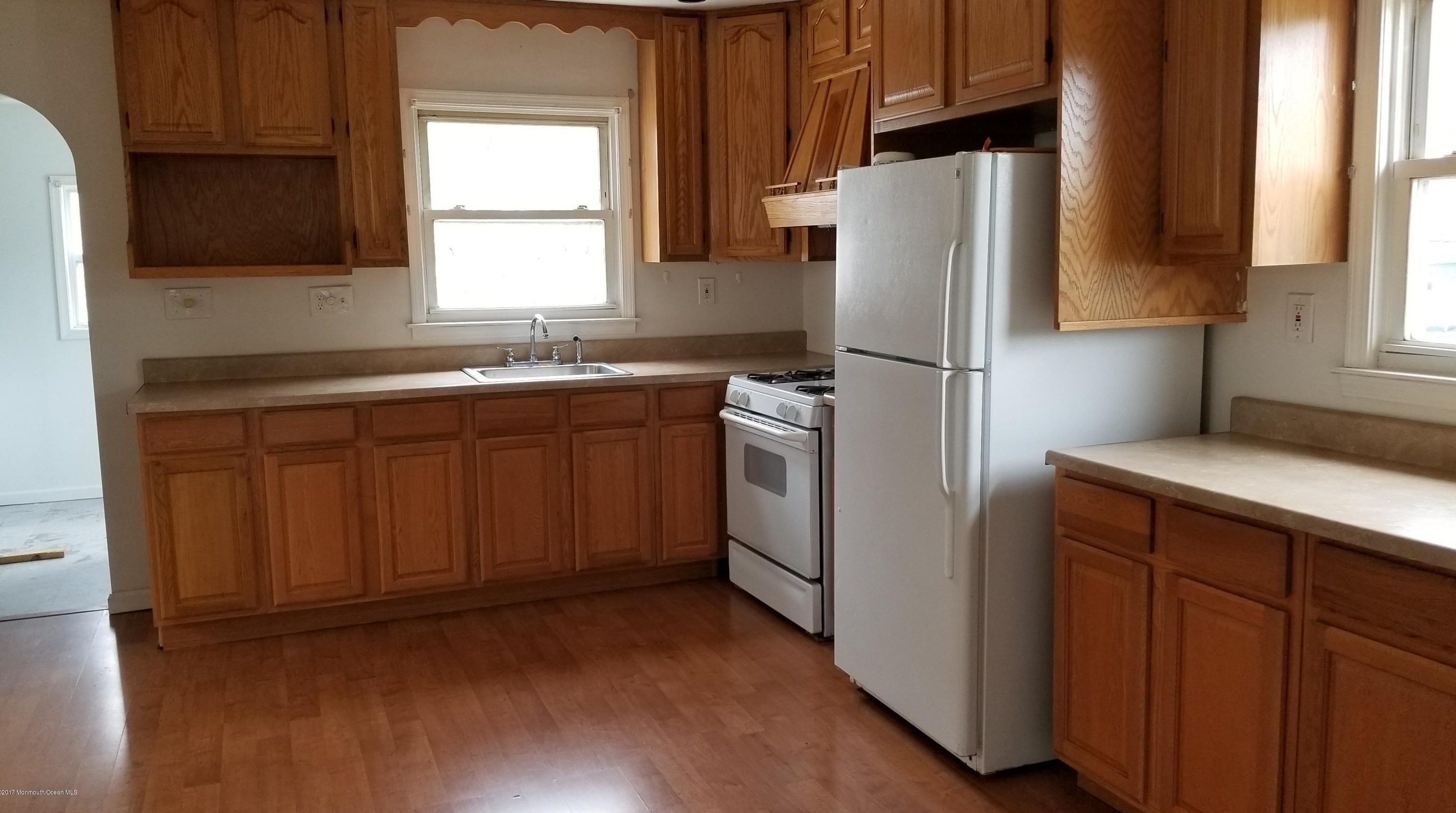 702 Edmunds Ave, Keyport NJ  07735-2626 exterior