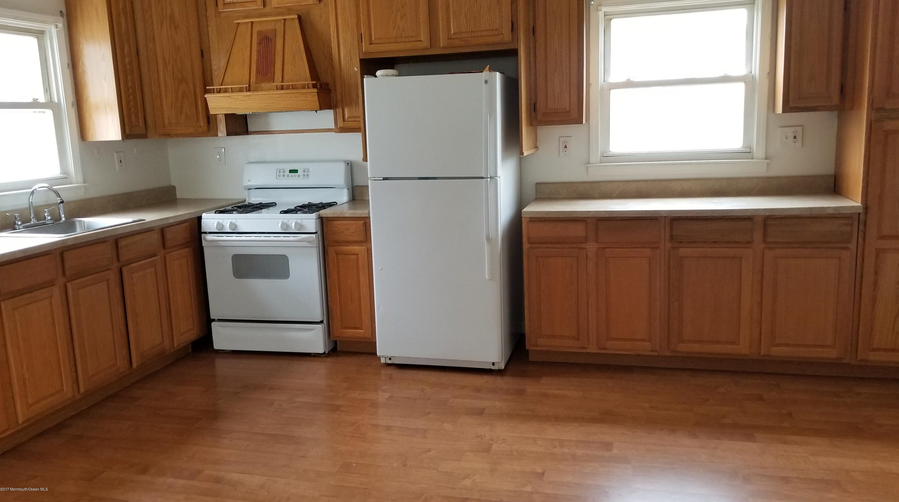 702 Edmunds Ave, Keyport, NJ 07735