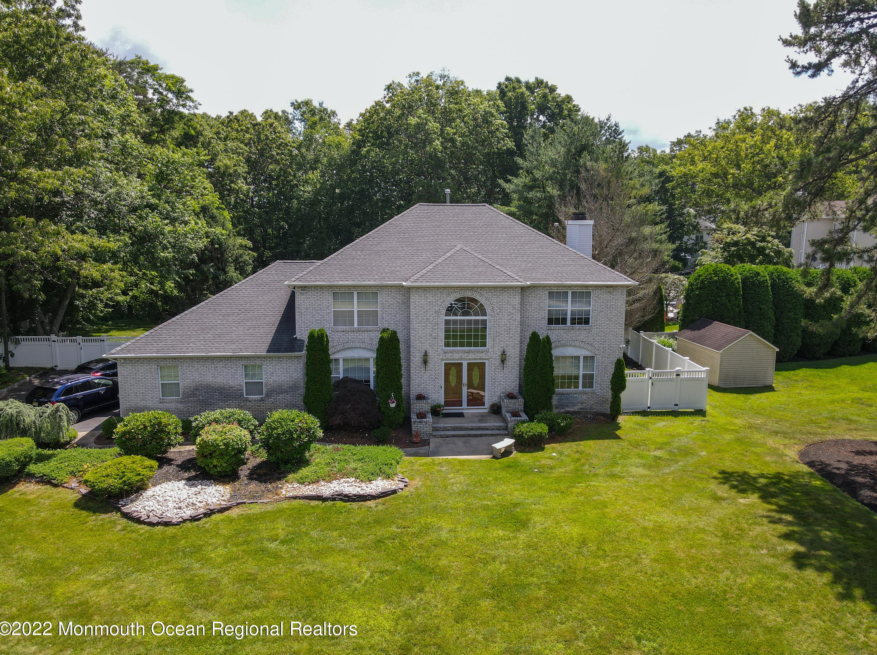 13 Overlook Dr, Jackson Twp, NJ 08527