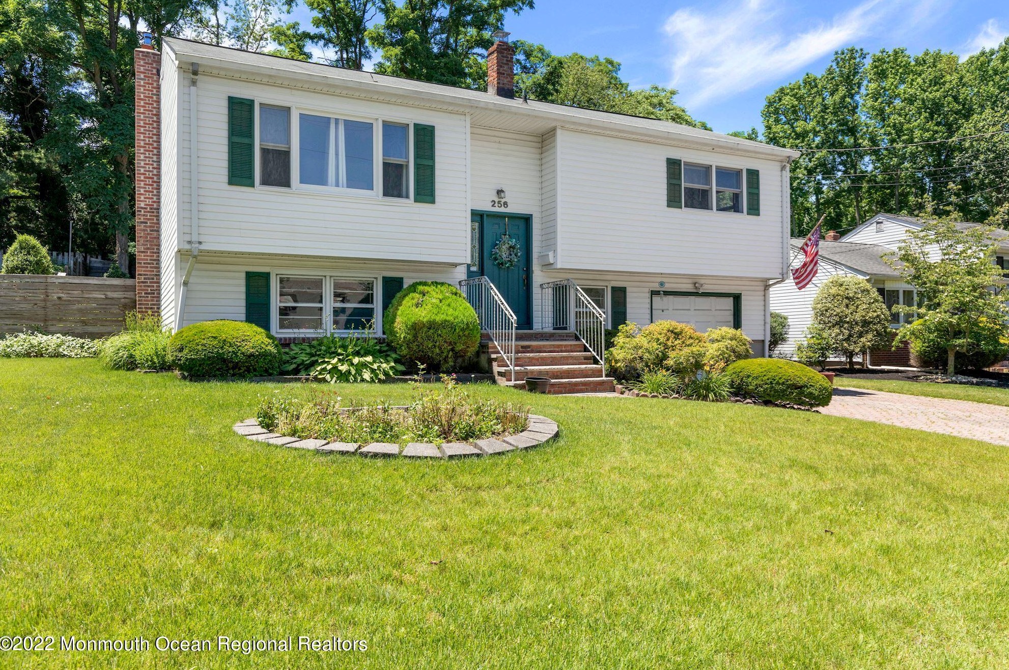 256 Martin Pl, Middletown, NJ 07748