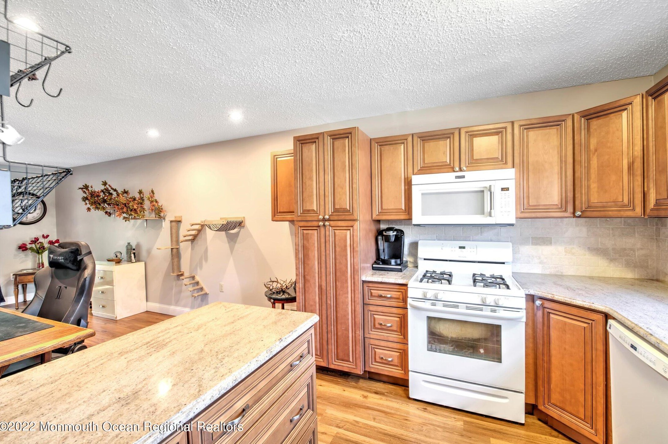 211 Pine Meadow Ct, Jackson Twp, NJ 08527