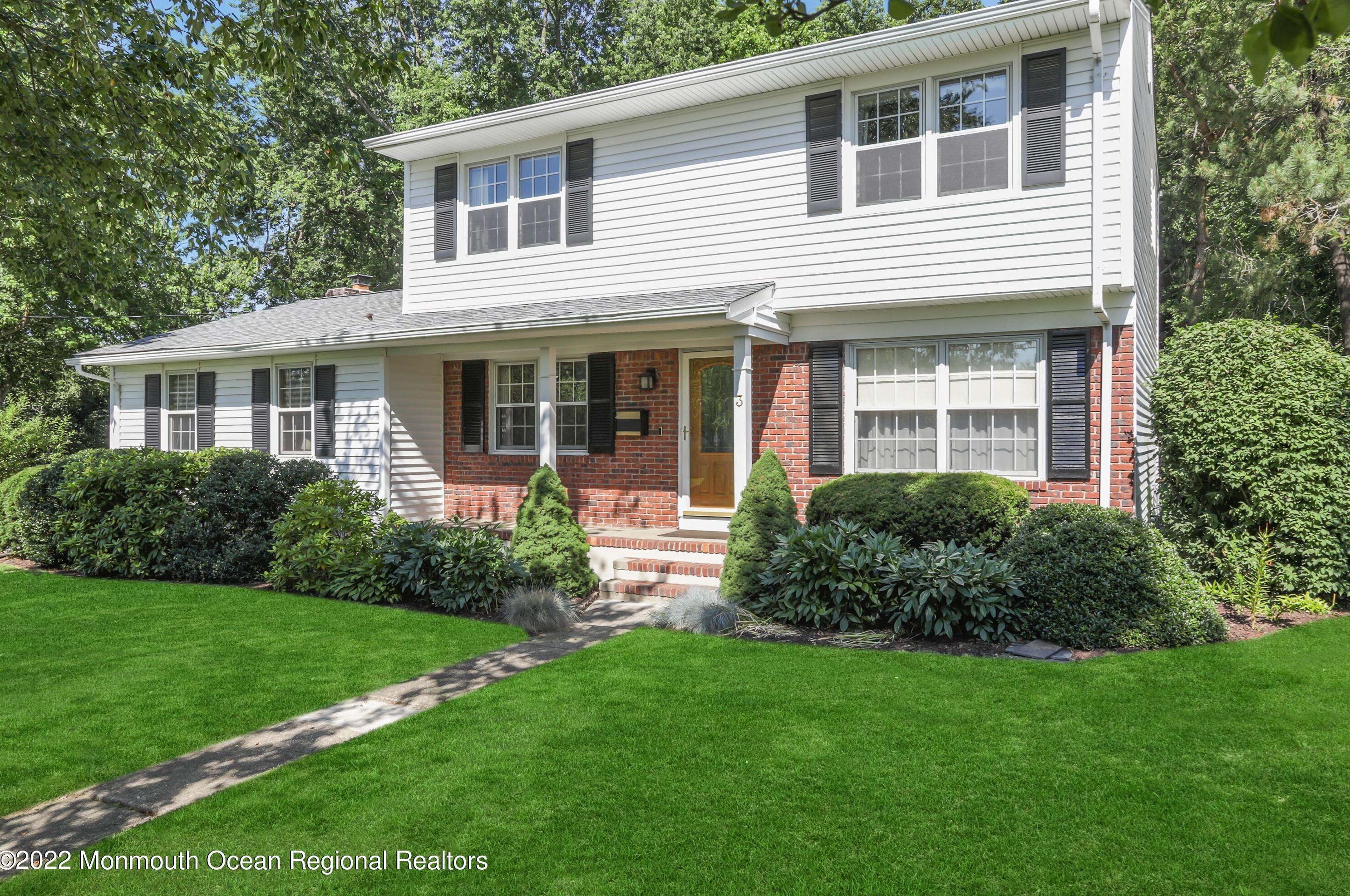 3 Fawn Dr, Matawan, NJ 07747