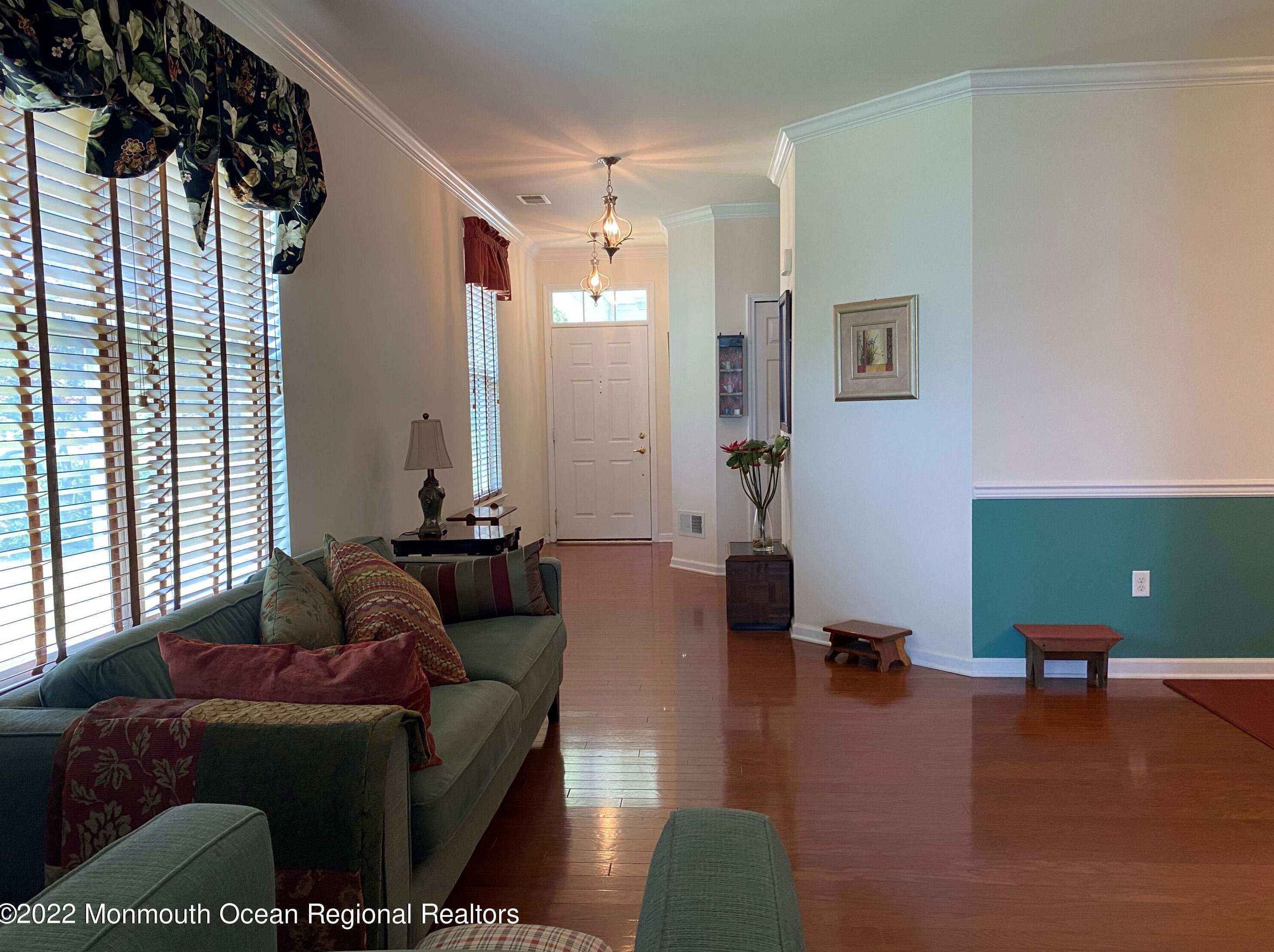 4 Hamble Rd, Tuckerton, NJ 08087-3668