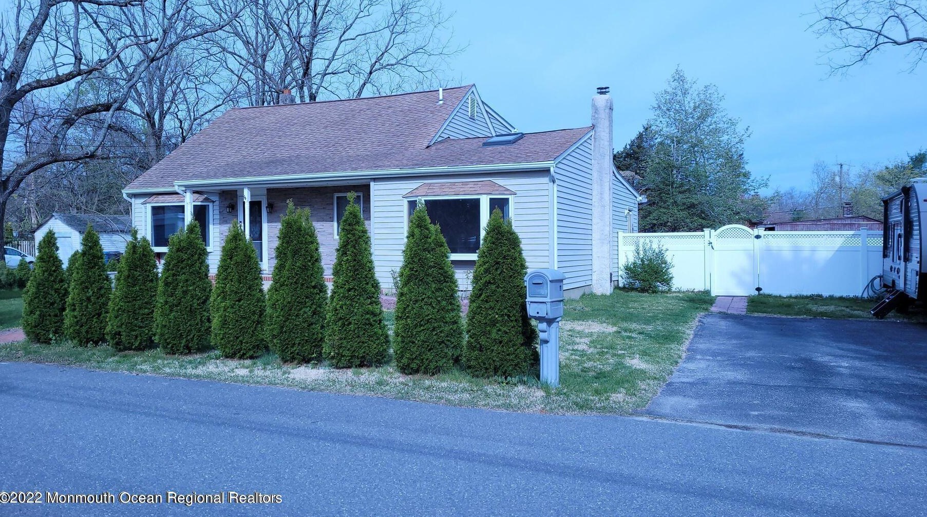 11 Oliver St, Toms River, NJ 08755