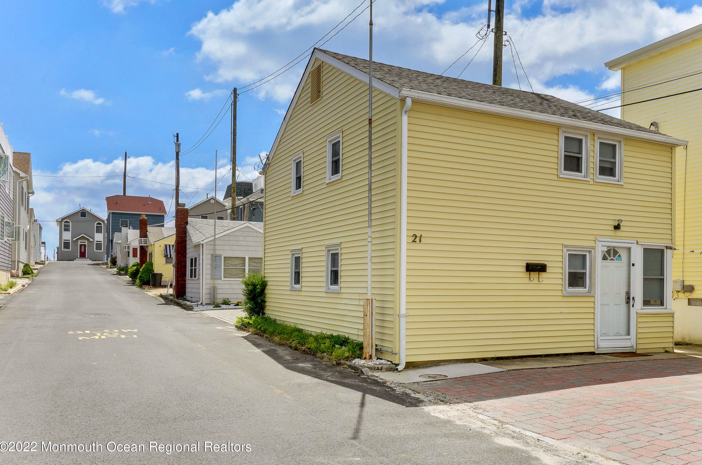 21 E Bay Way, Lavallette, NJ 08735