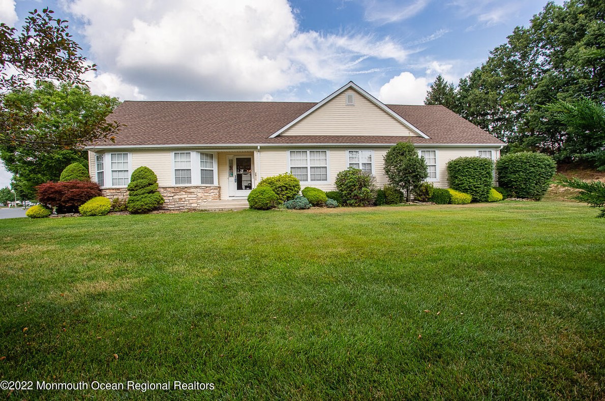 2961 Fieldcrest Ln, Toms River, NJ 08755-2547