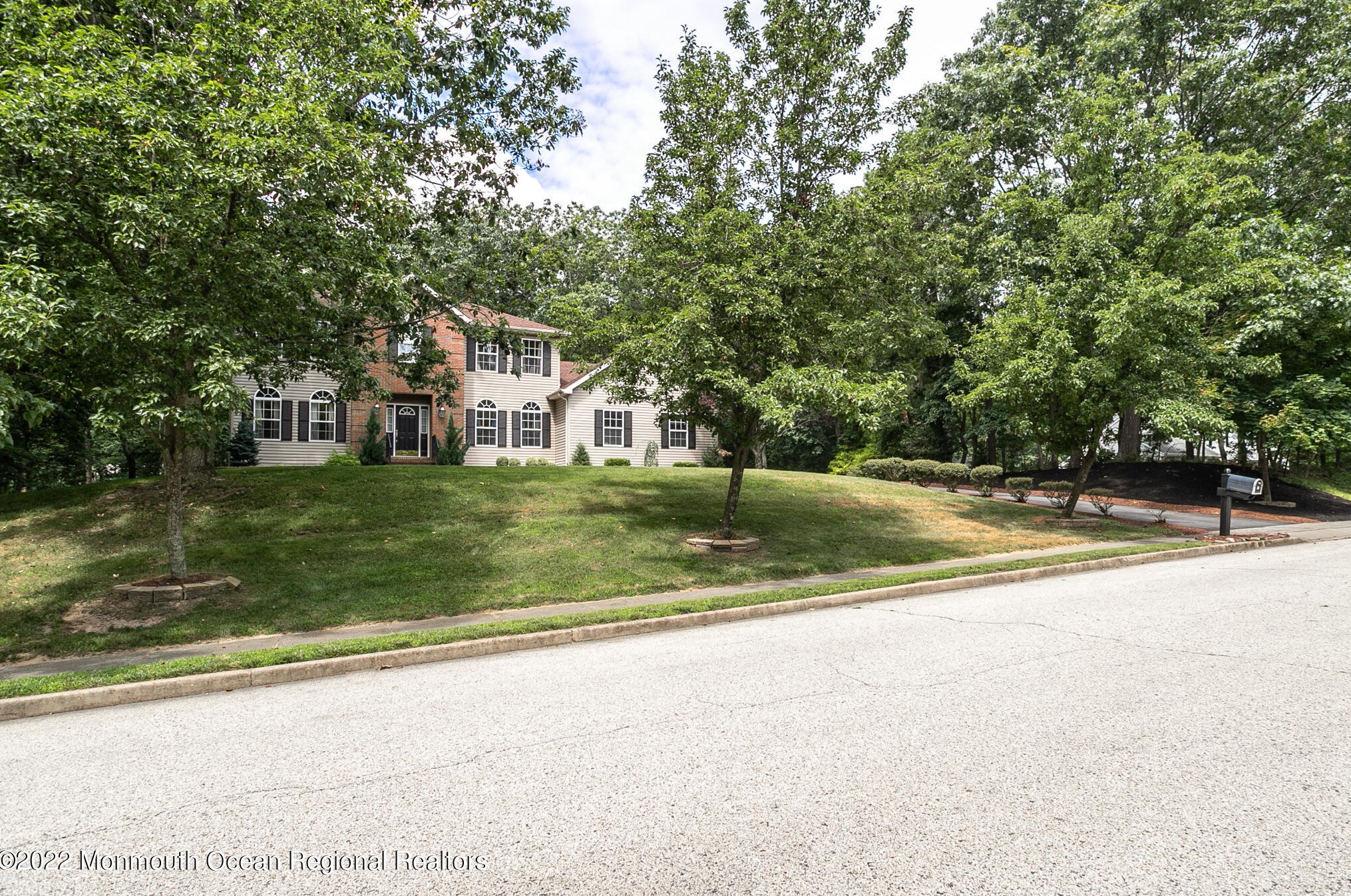 3 Oak Leaf Dr, Plumsted Township, NJ 08533
