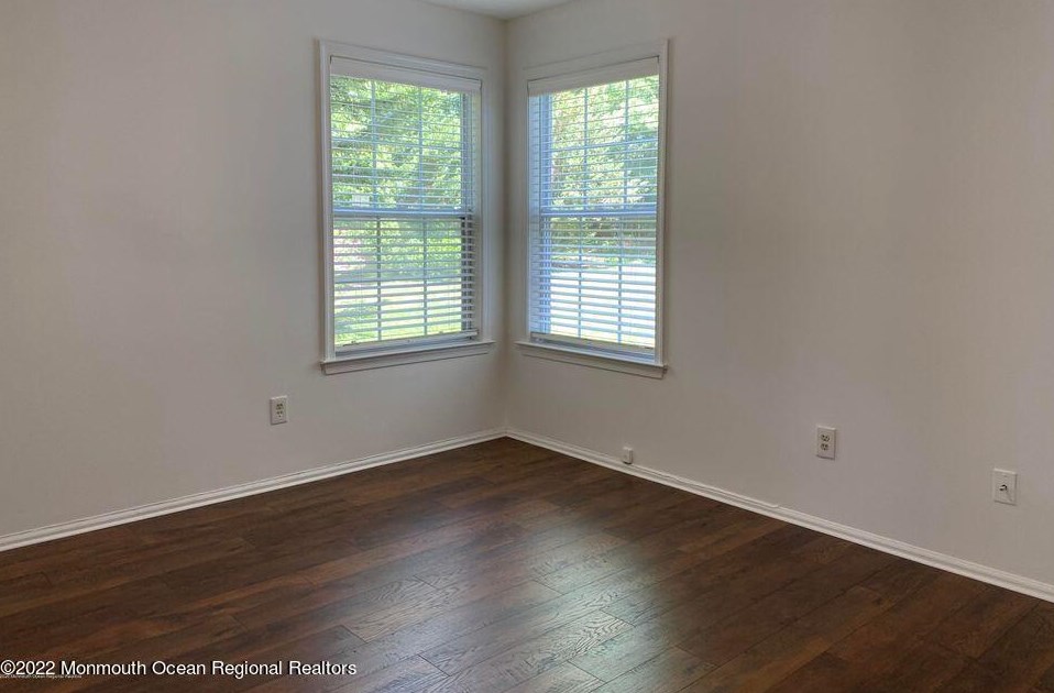 407 Hampton Ct, Millstone Township, NJ 07726