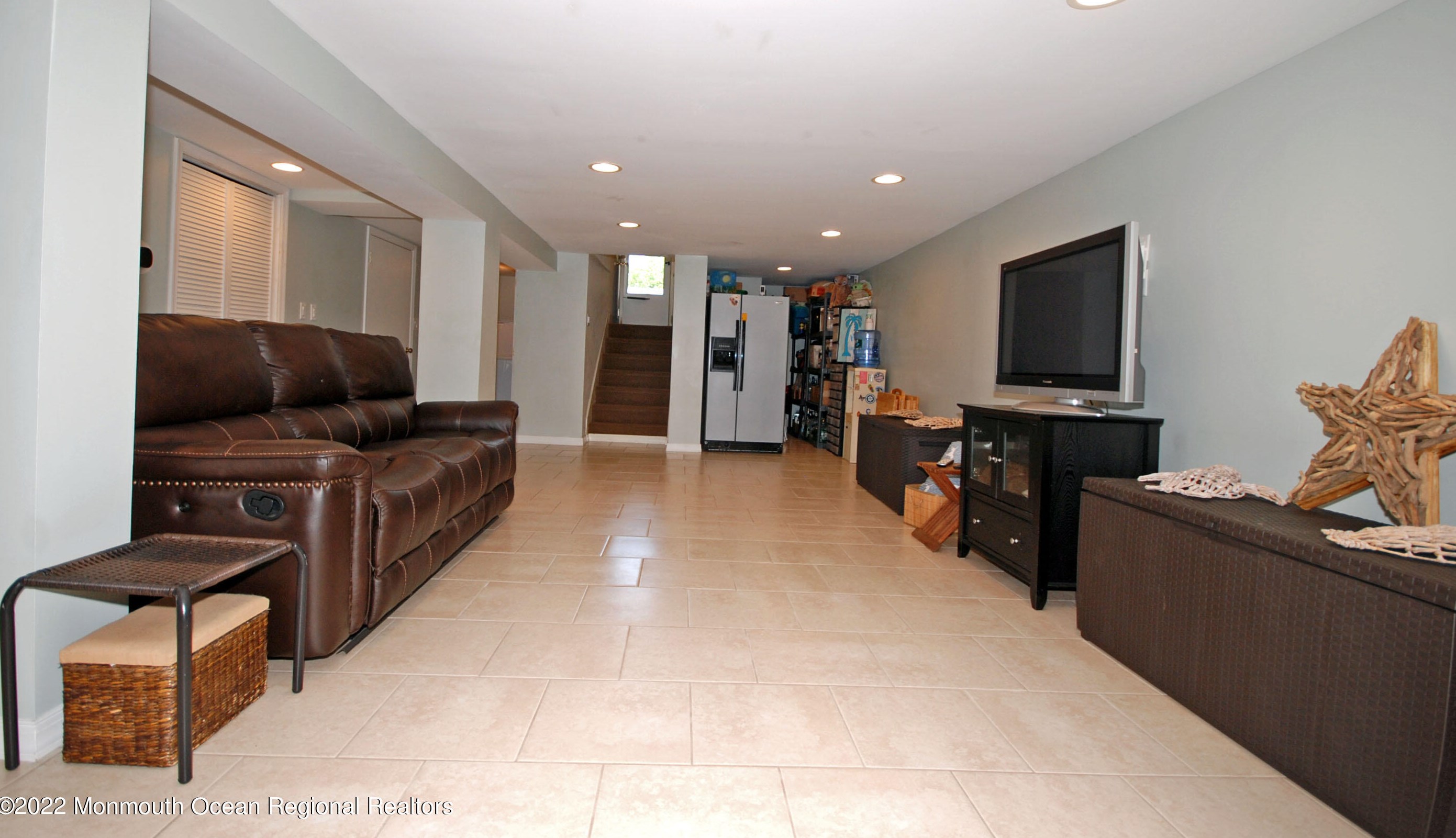 127 Smt Ave, Lyndhurst NJ 07071-1228 exterior