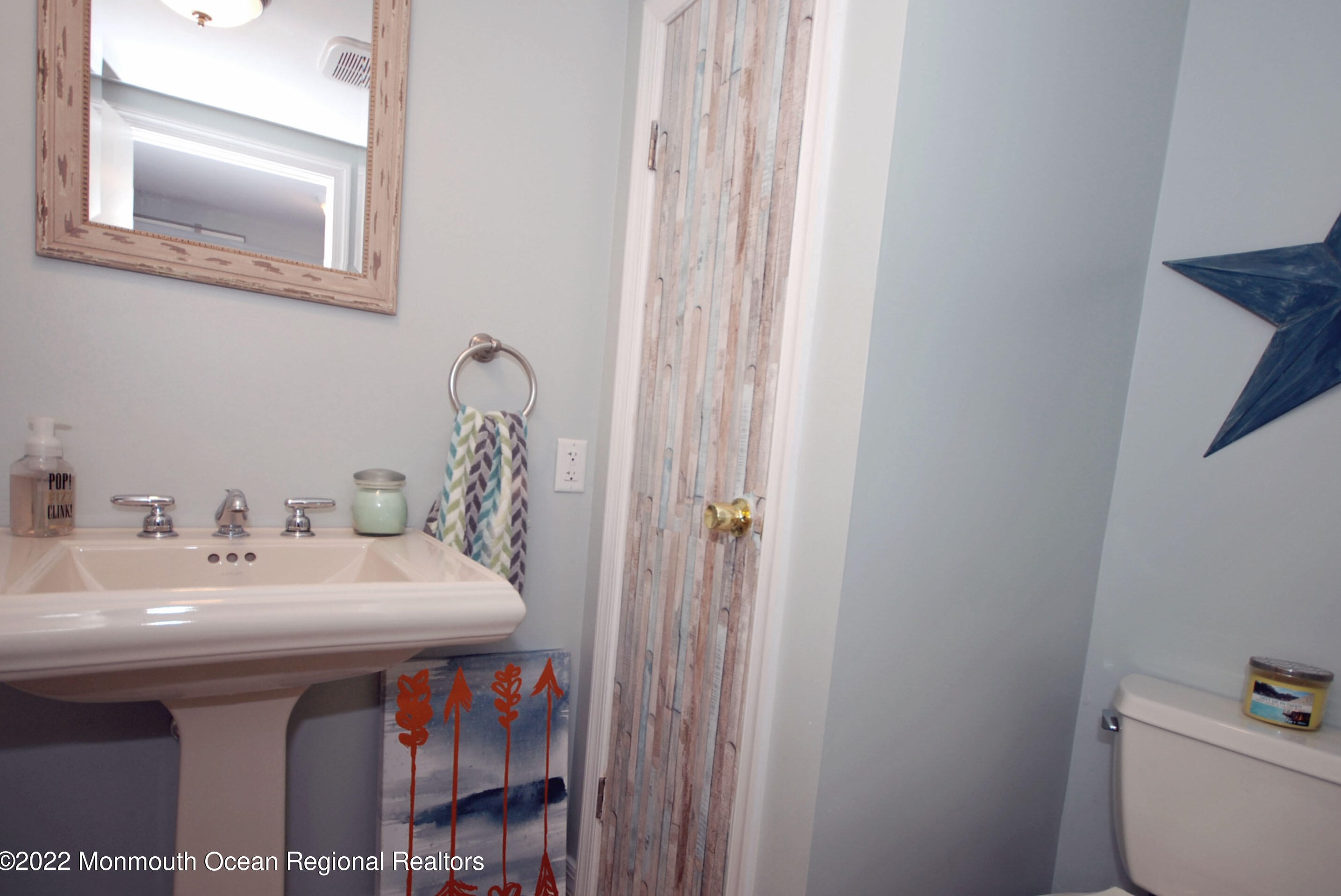 127 Smt Ave, Lyndhurst NJ 07071-1228 exterior