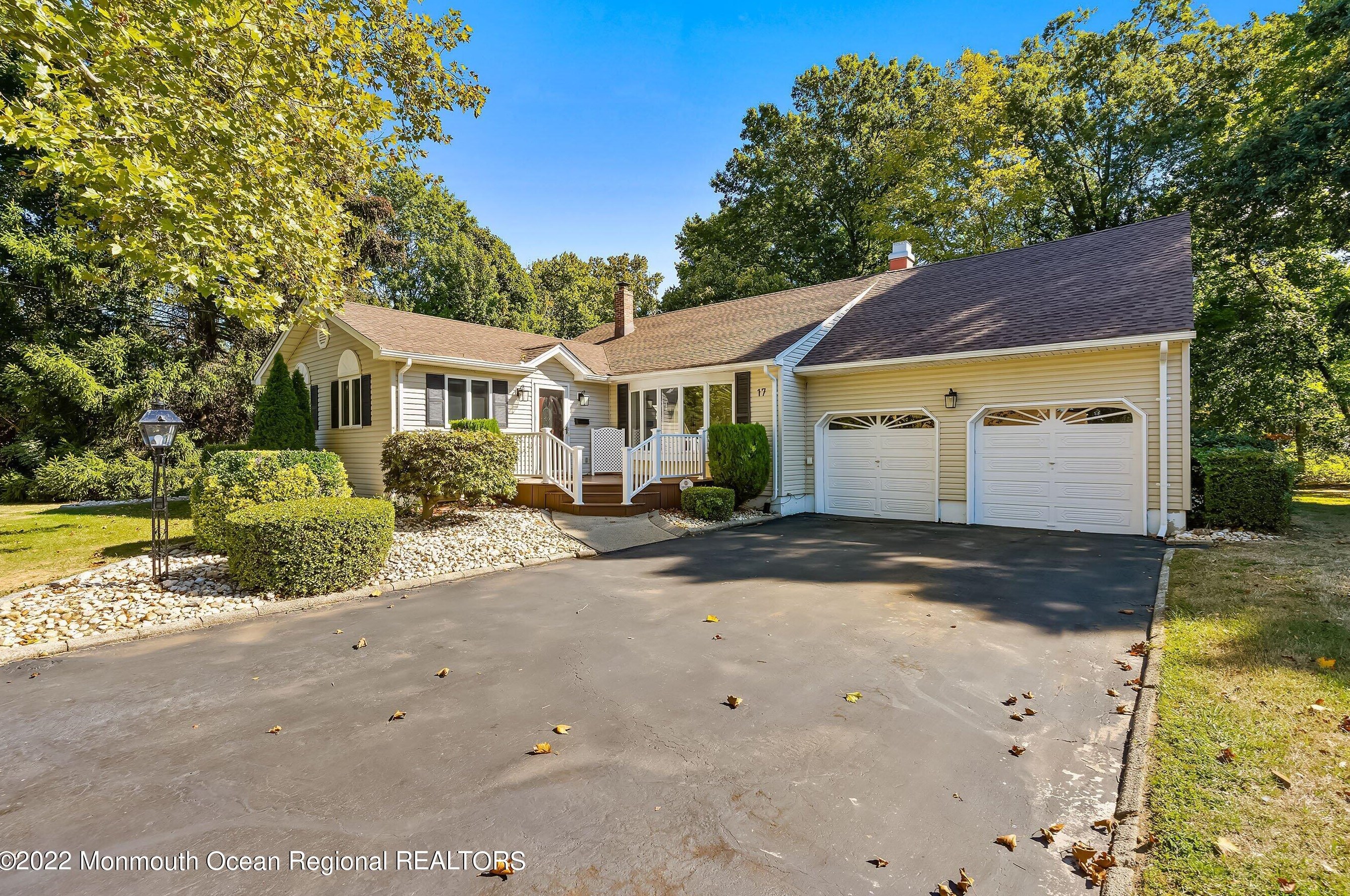 17 Acker Dr, Middletown, NJ 07748