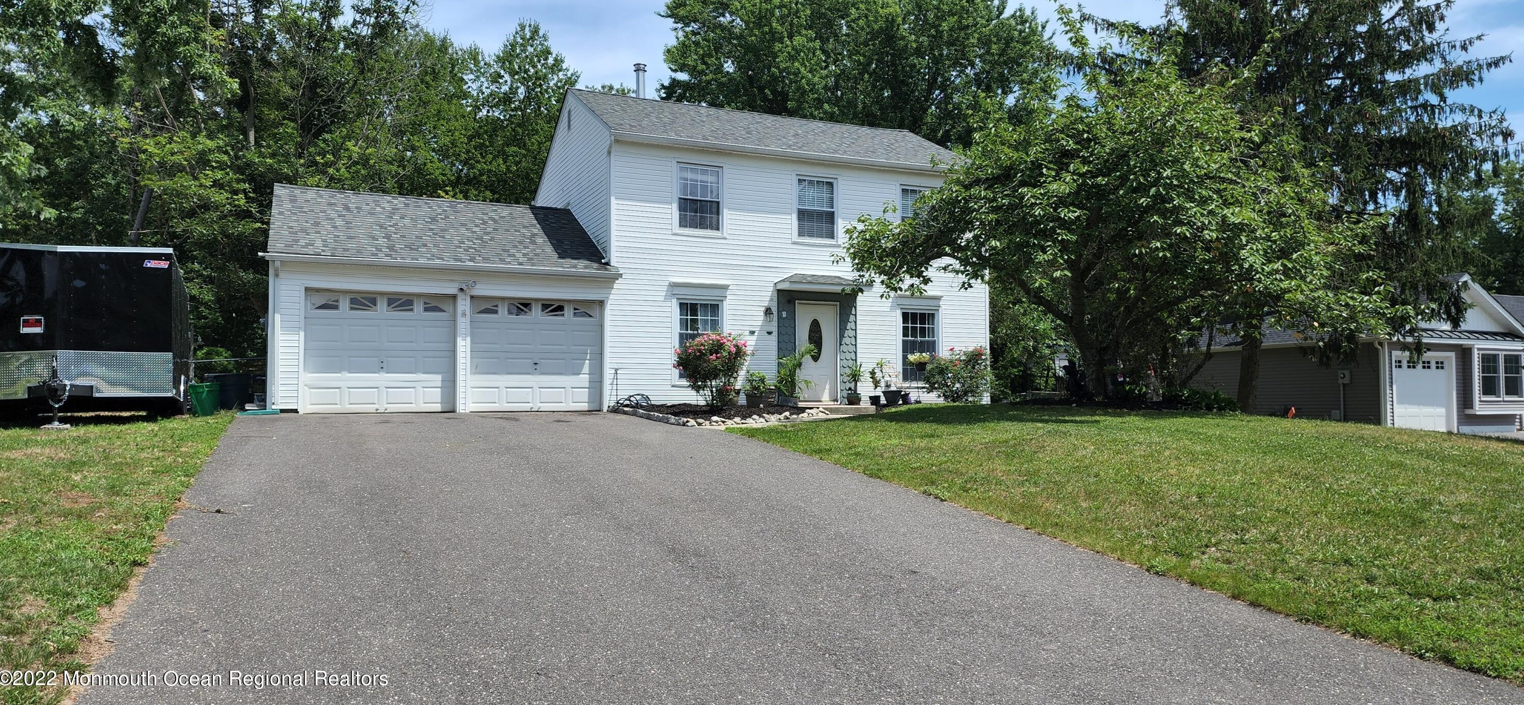 10 Highland Dr, Barnegat Township, NJ 08005-1206