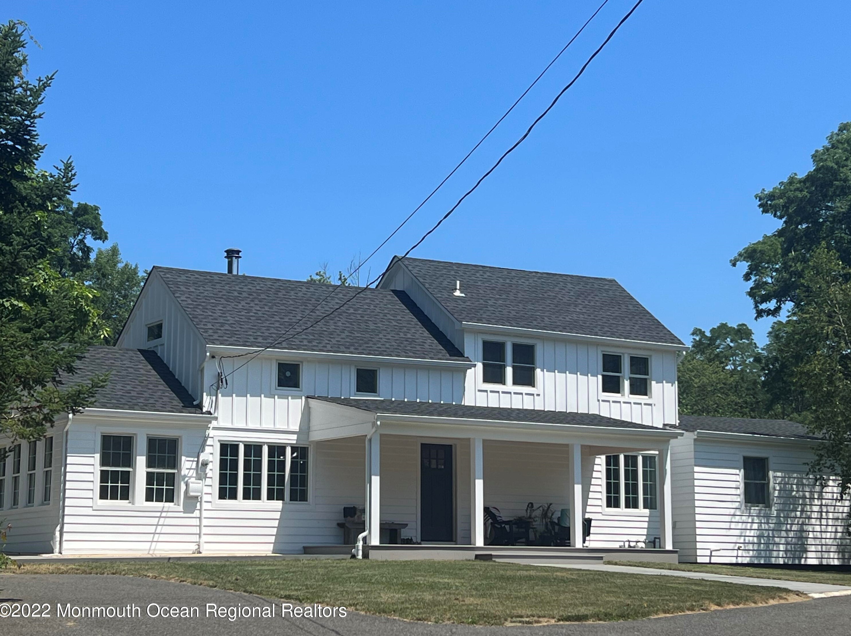 17 Woodhaven Ln, Atlantic Highlands, NJ 07716
