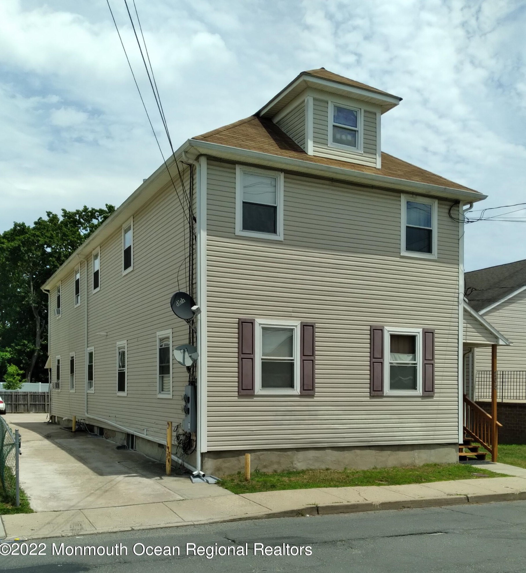 205 4th Street E, Lakewood, NJ 08701