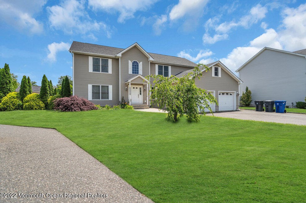 15 Maryann Pl, Toms River, NJ 08753