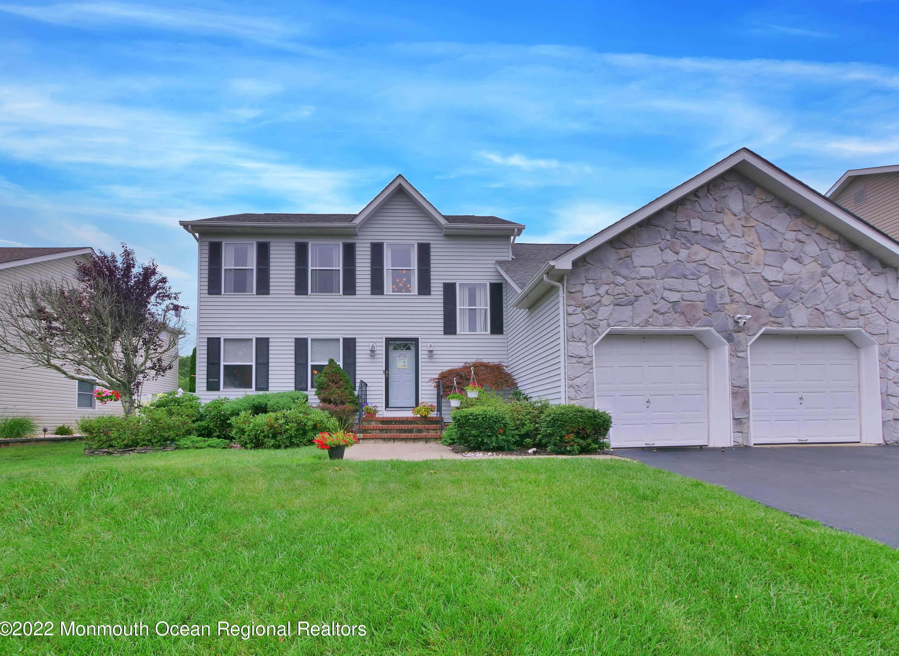12 Paulette Ln, Wall Township, NJ 07731-8823