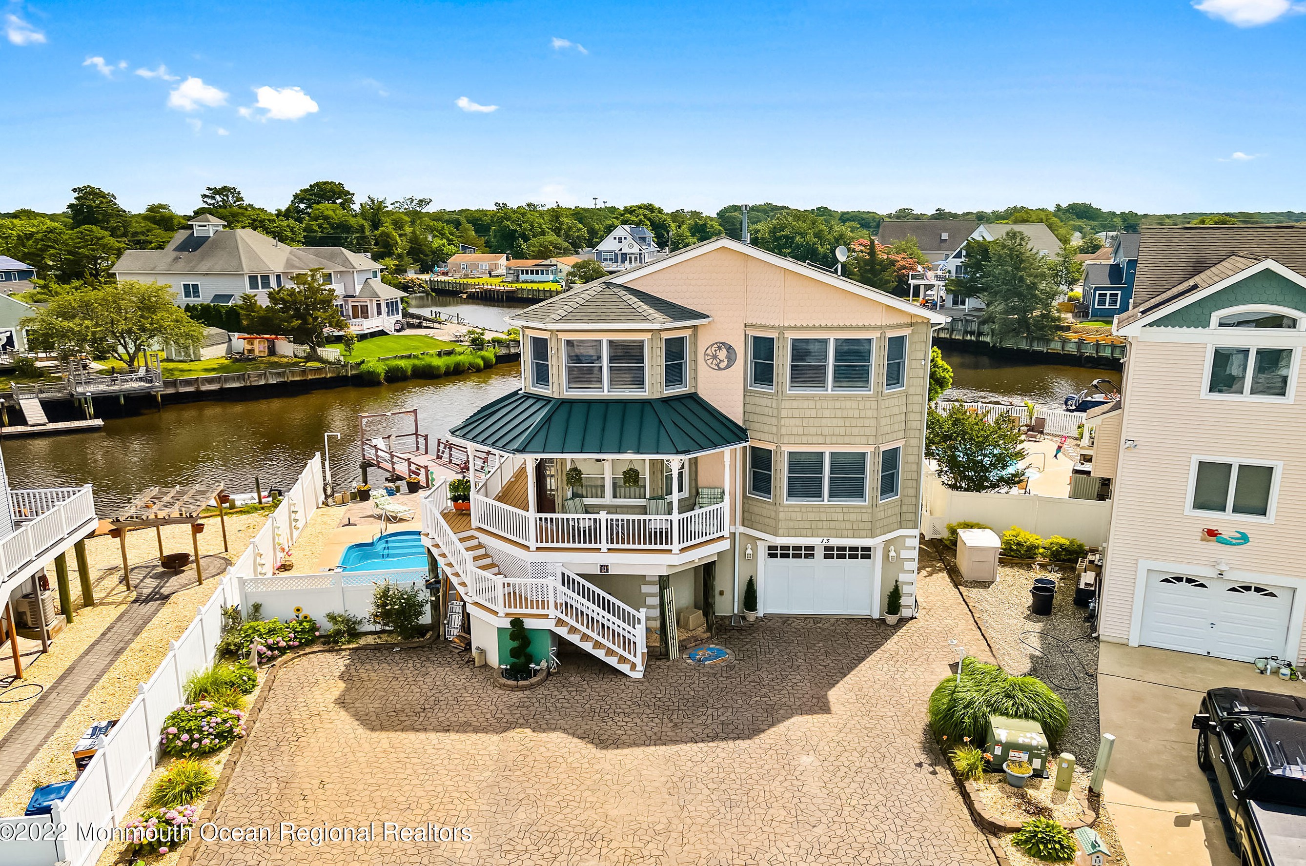 13 Baltimore Dr, Tuckerton, NJ 08087-1257
