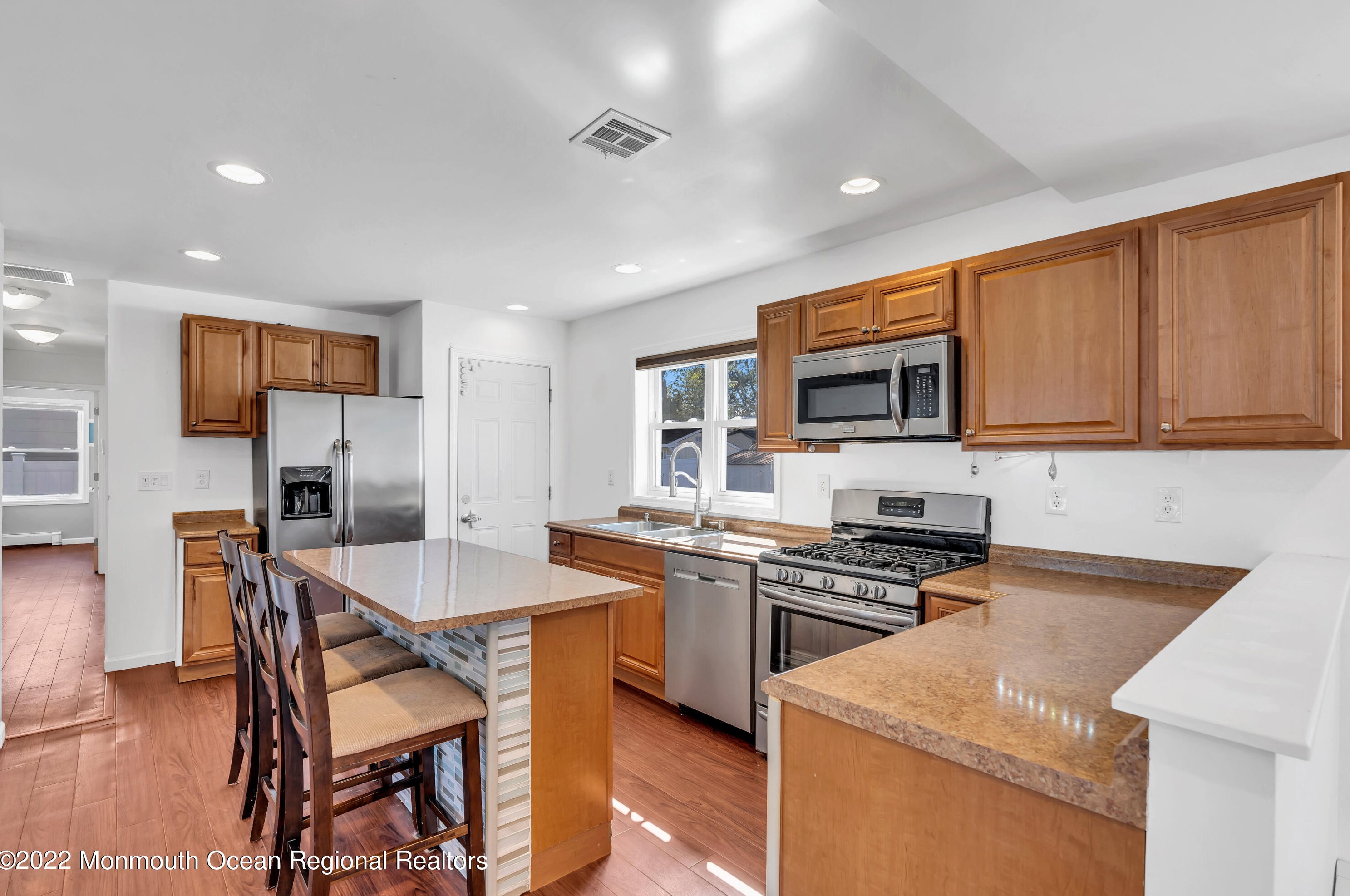 958 Mercer Dr, Toms River, NJ 08753-3938