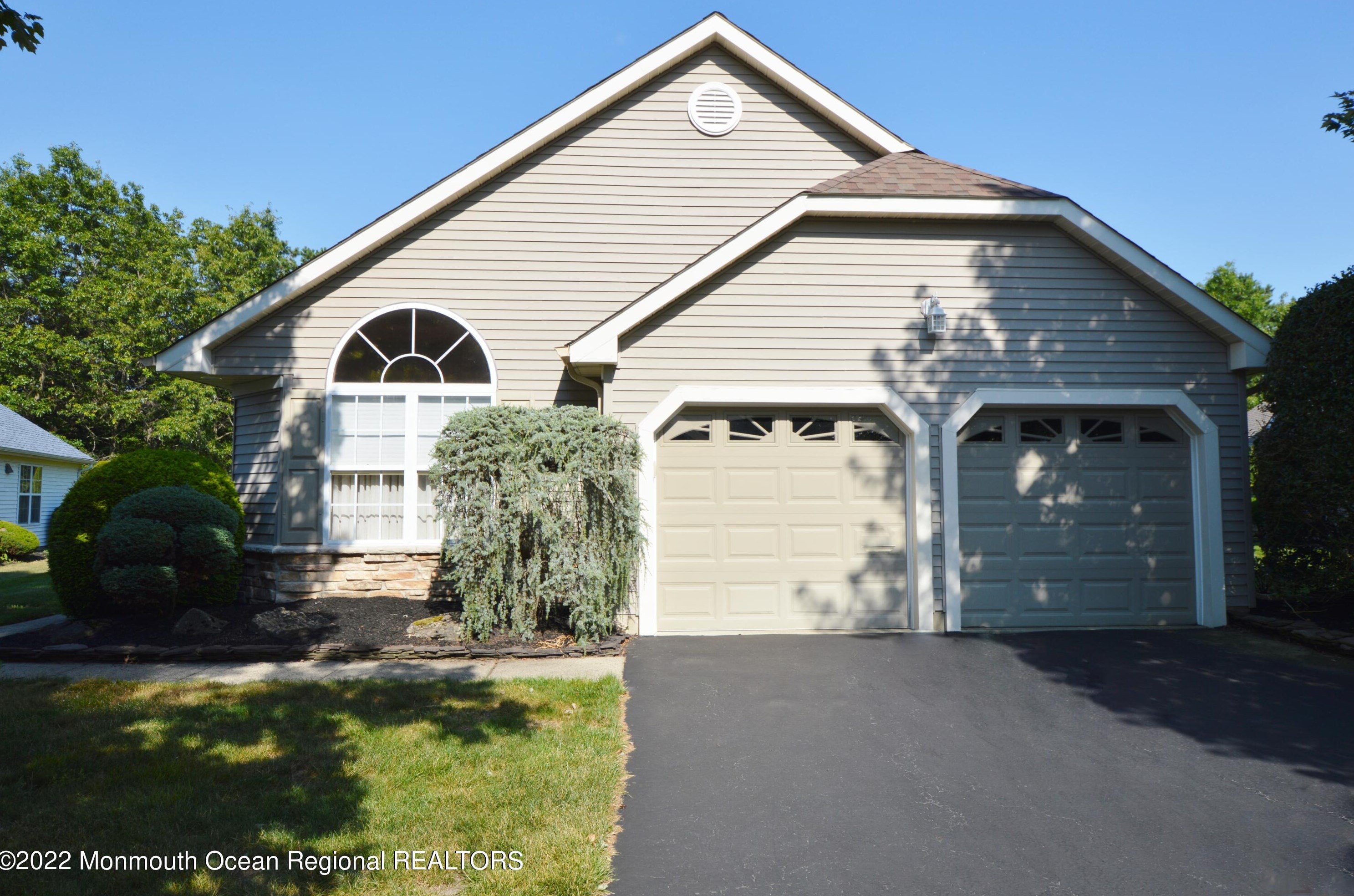 3421 Vicari Ave, Toms River, NJ 08755-2304