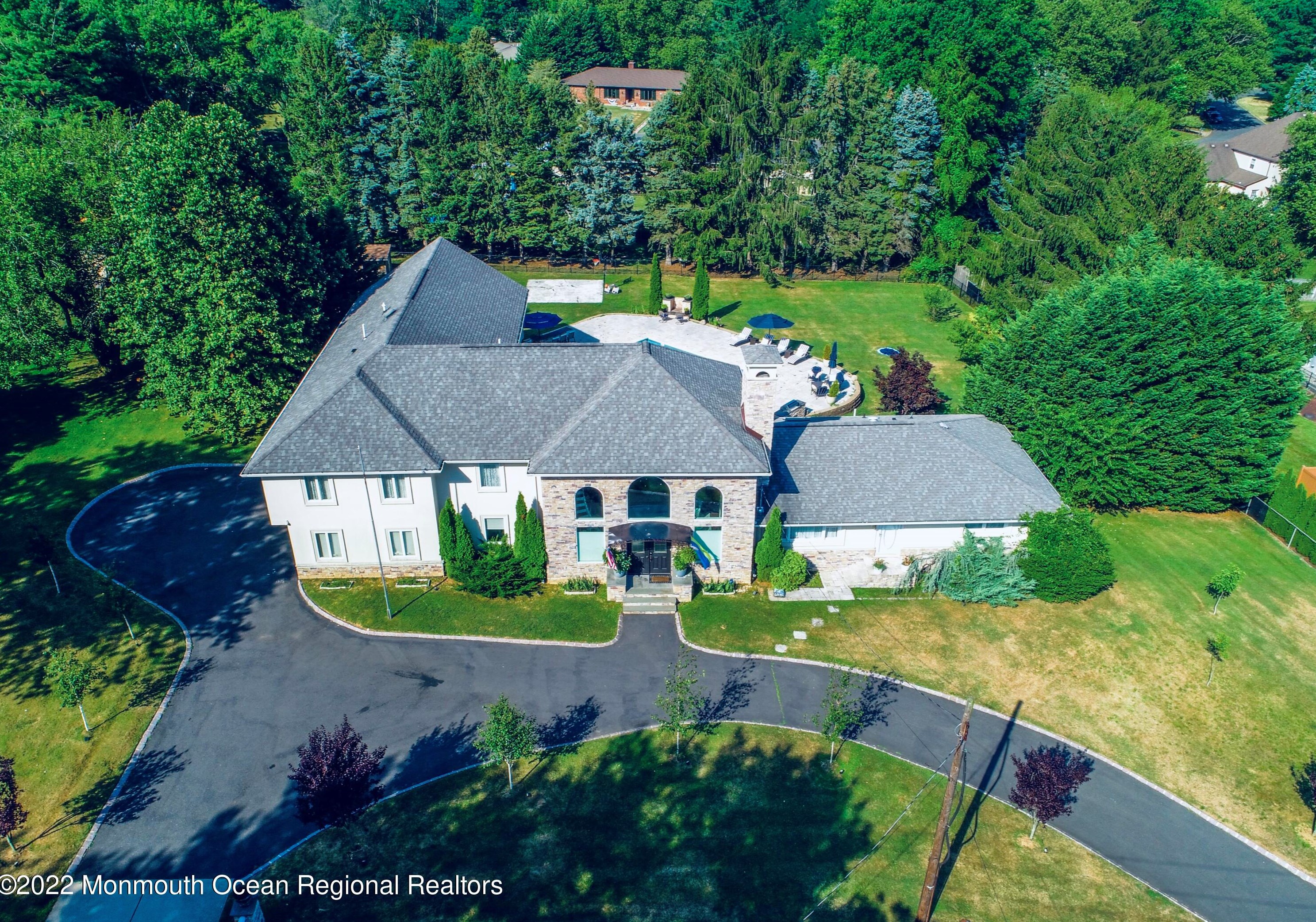 60 Telegraph Hill Rd, Holmdel Village, NJ 07733