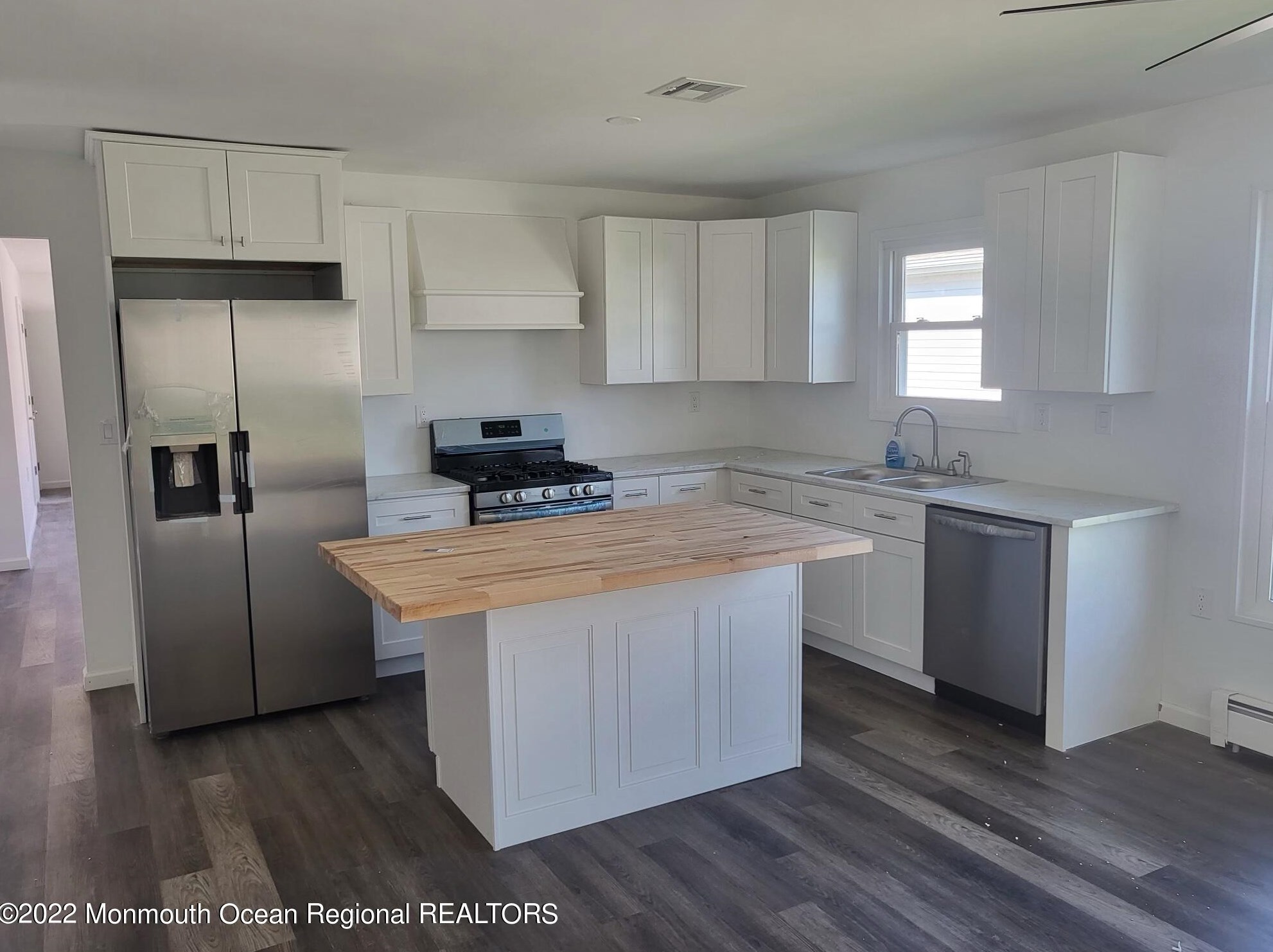 29 Pine Valley Dr, Toms River, NJ 08757