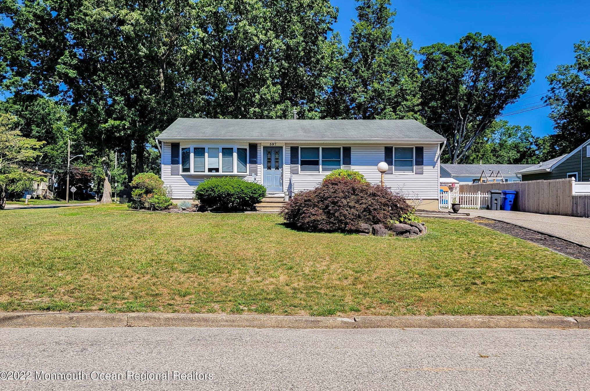 597 Huckleberry Ln, Toms River, NJ 08753-5825