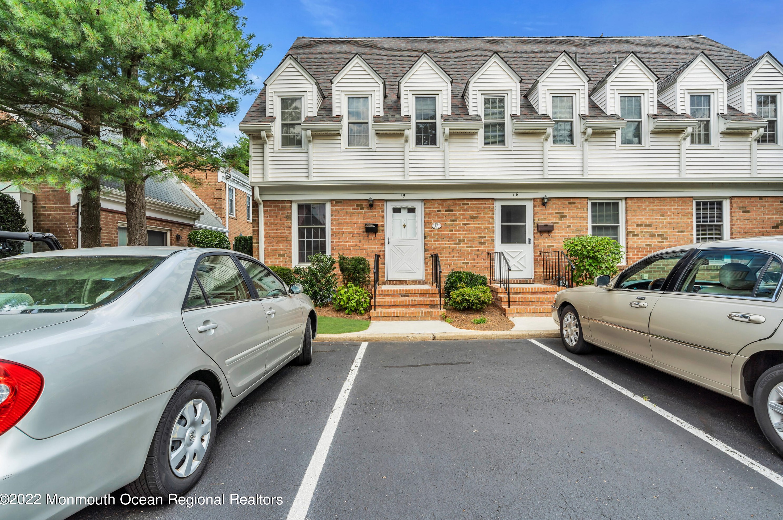 15 Wyckham Rd, Wall Township, NJ 07762-2255