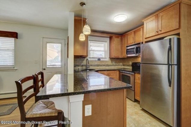 27 Wharfside Dr, Monmouth Beach, NJ 07750