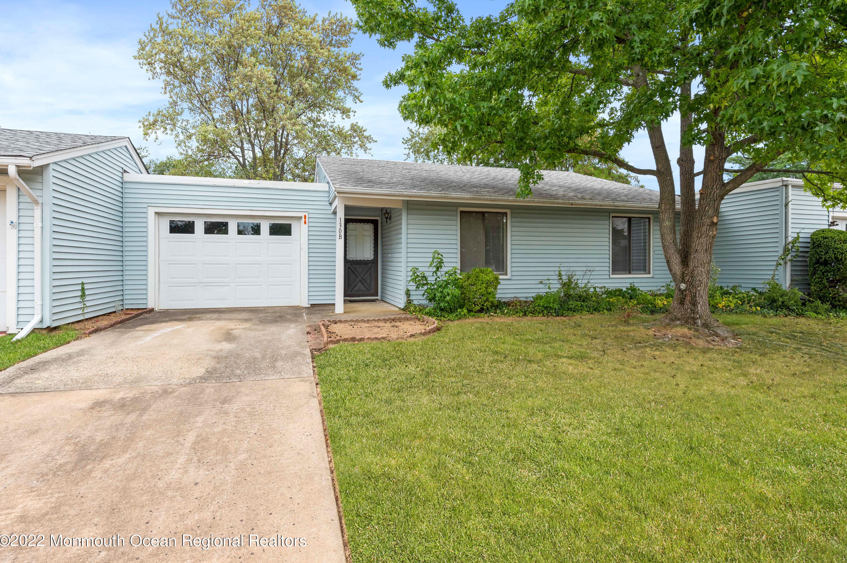 130 Balsam Plz, Monroe Twp NJ 08831-5004 exterior