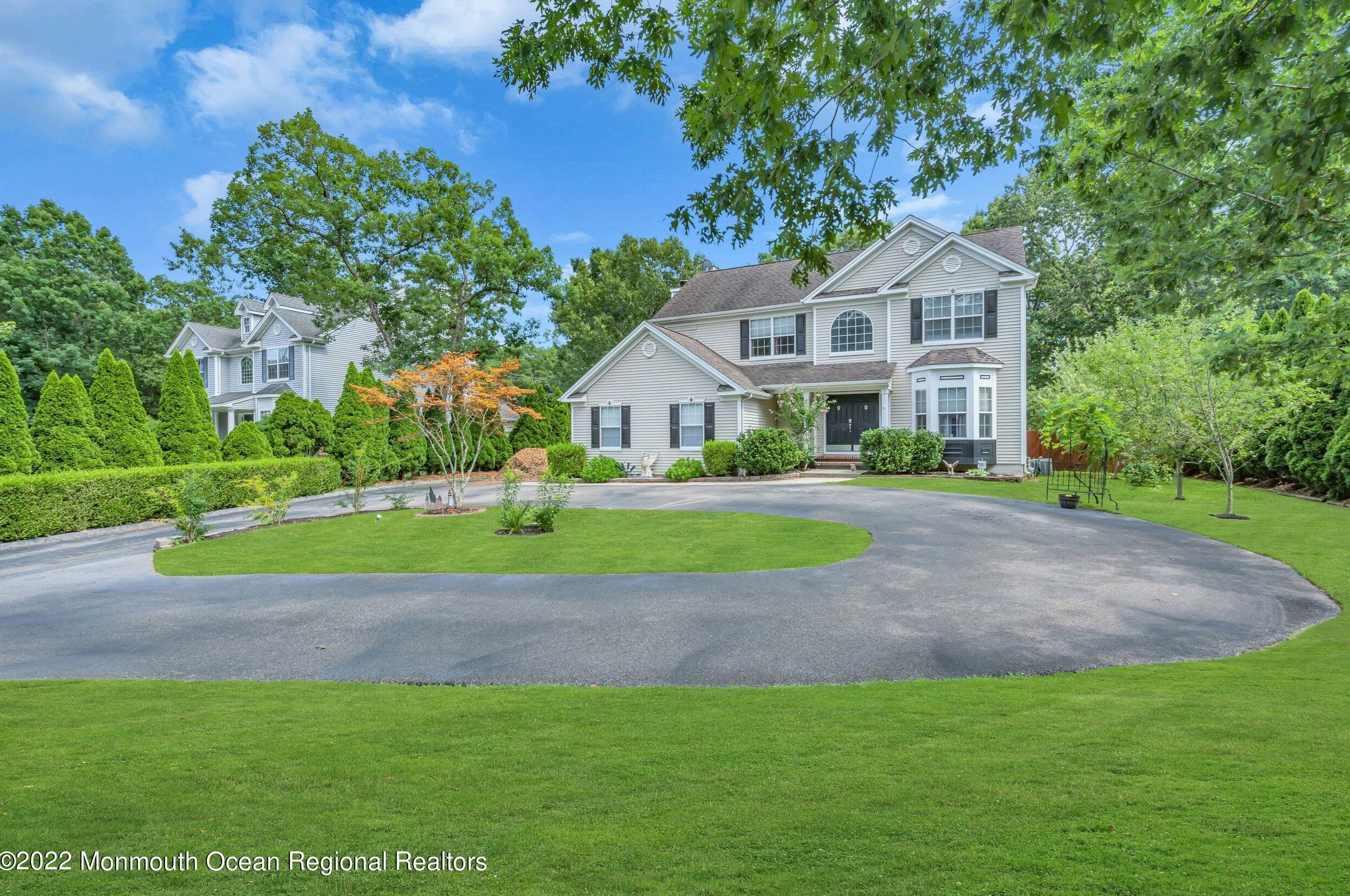 111 Manchester Ave, Lacey, NJ 08731