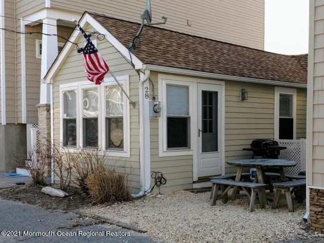 28 W Rutherford Ln, Lavallette, NJ 08735