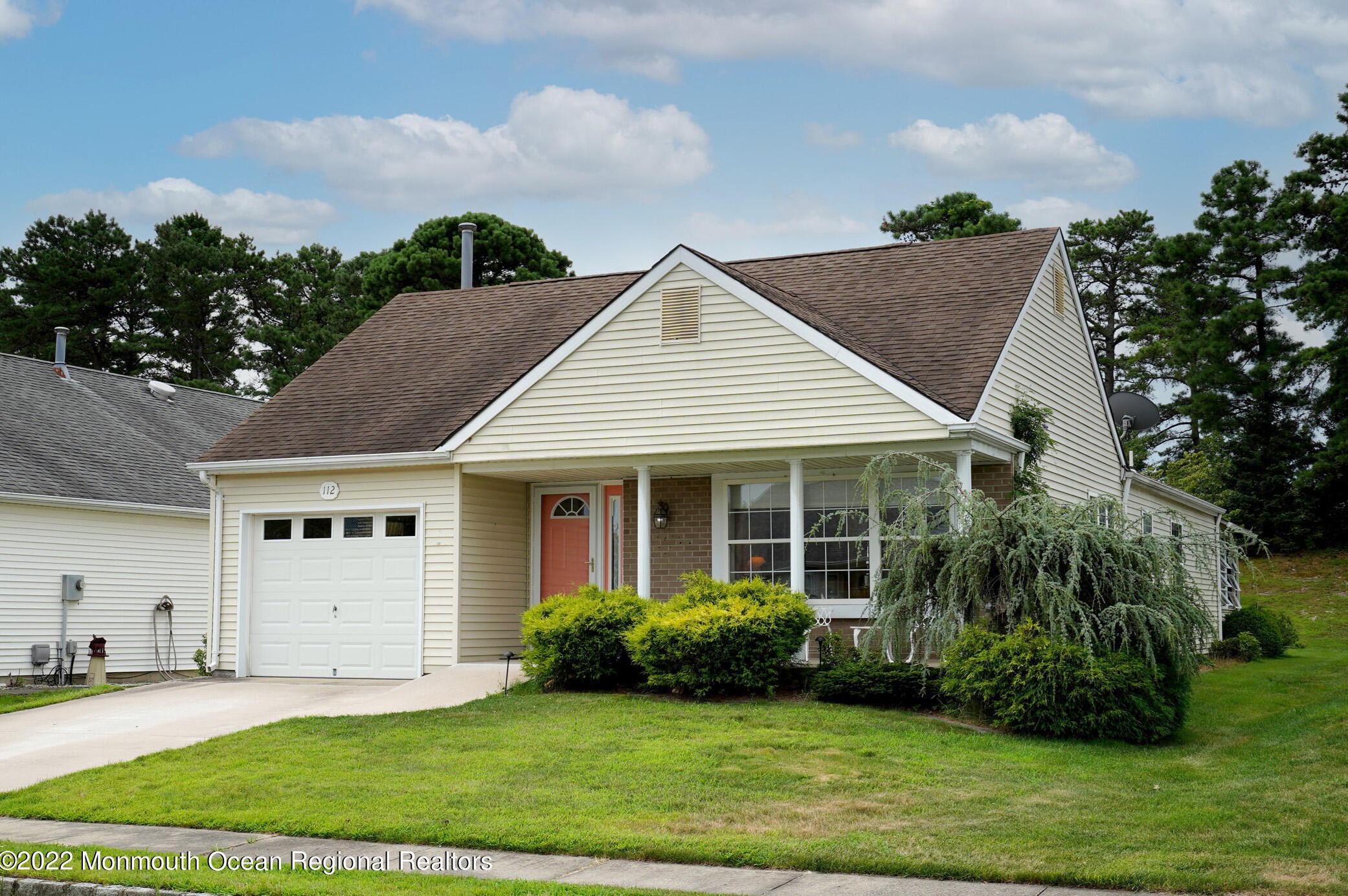 112 Canterbury Ln, Toms River, NJ 08757-6590