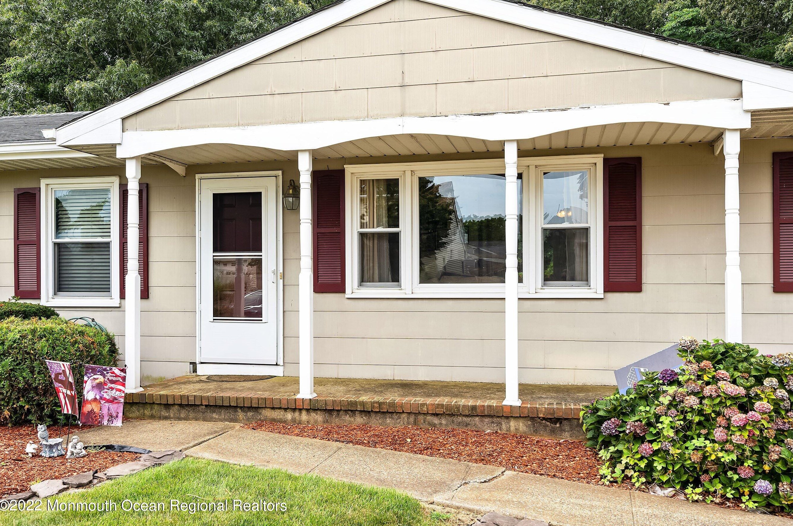411 Cedar Dr, Lacey Township, NJ 08734