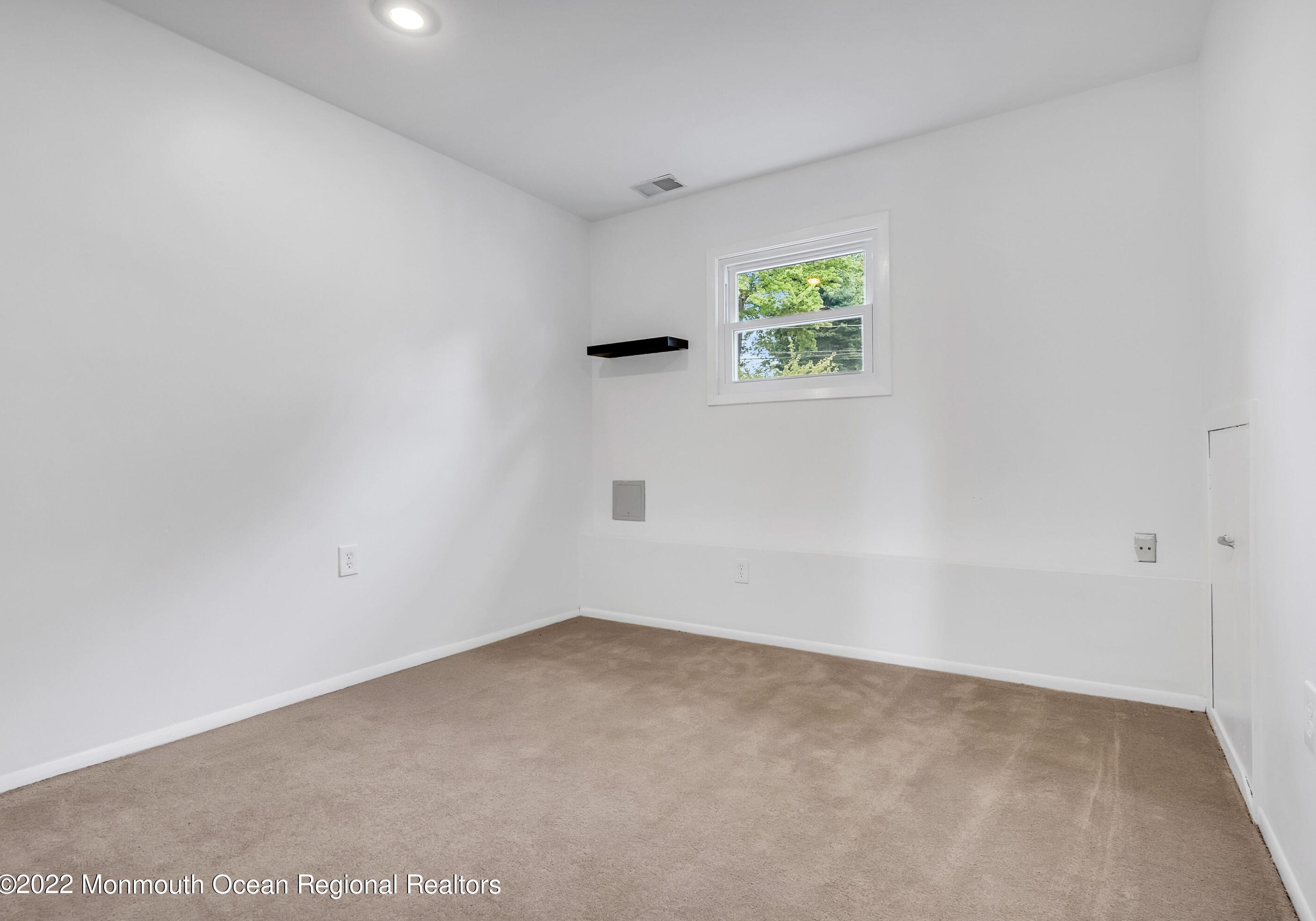 1802 Holbrook St, Oakhurst NJ  07755-2837 exterior