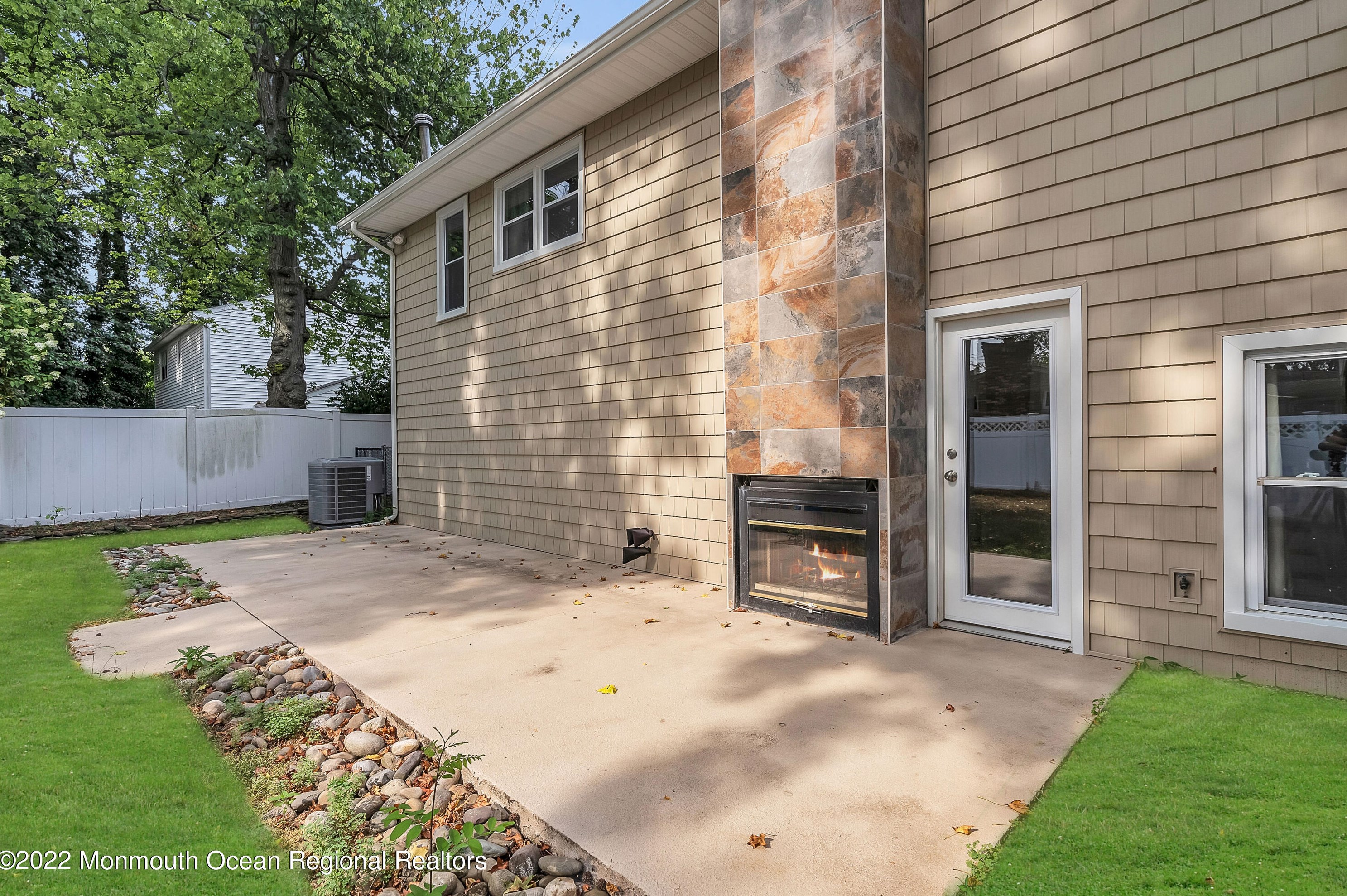 1802 Holbrook St, Oakhurst NJ  07755-2837 exterior