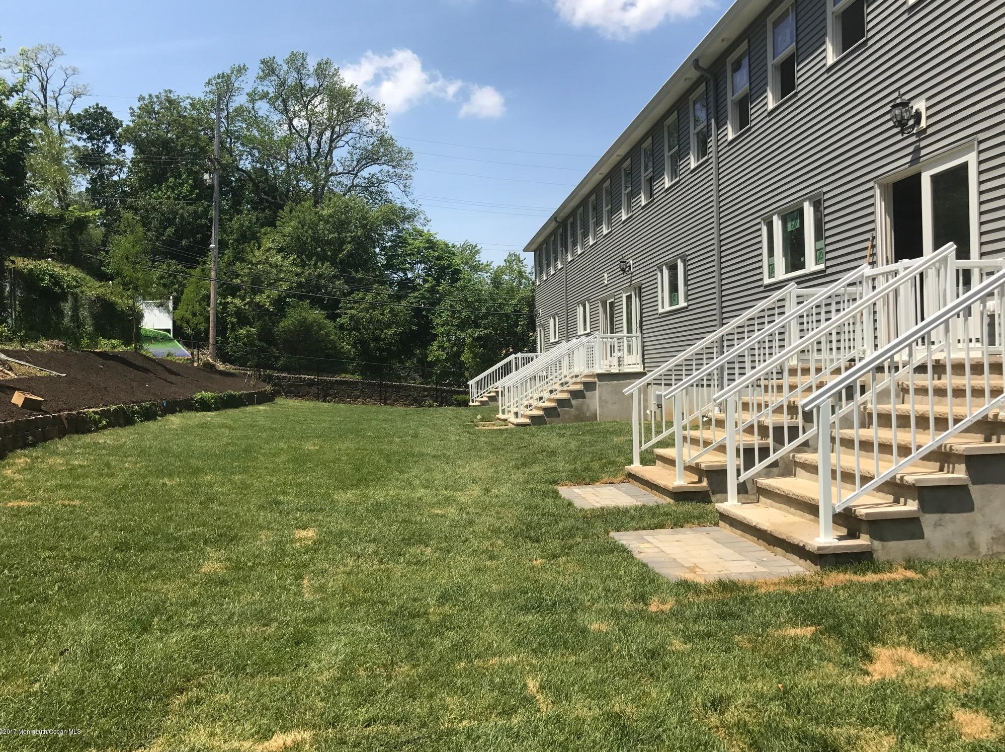 37 Shore Dr, Monmouth Hills, NJ 07732