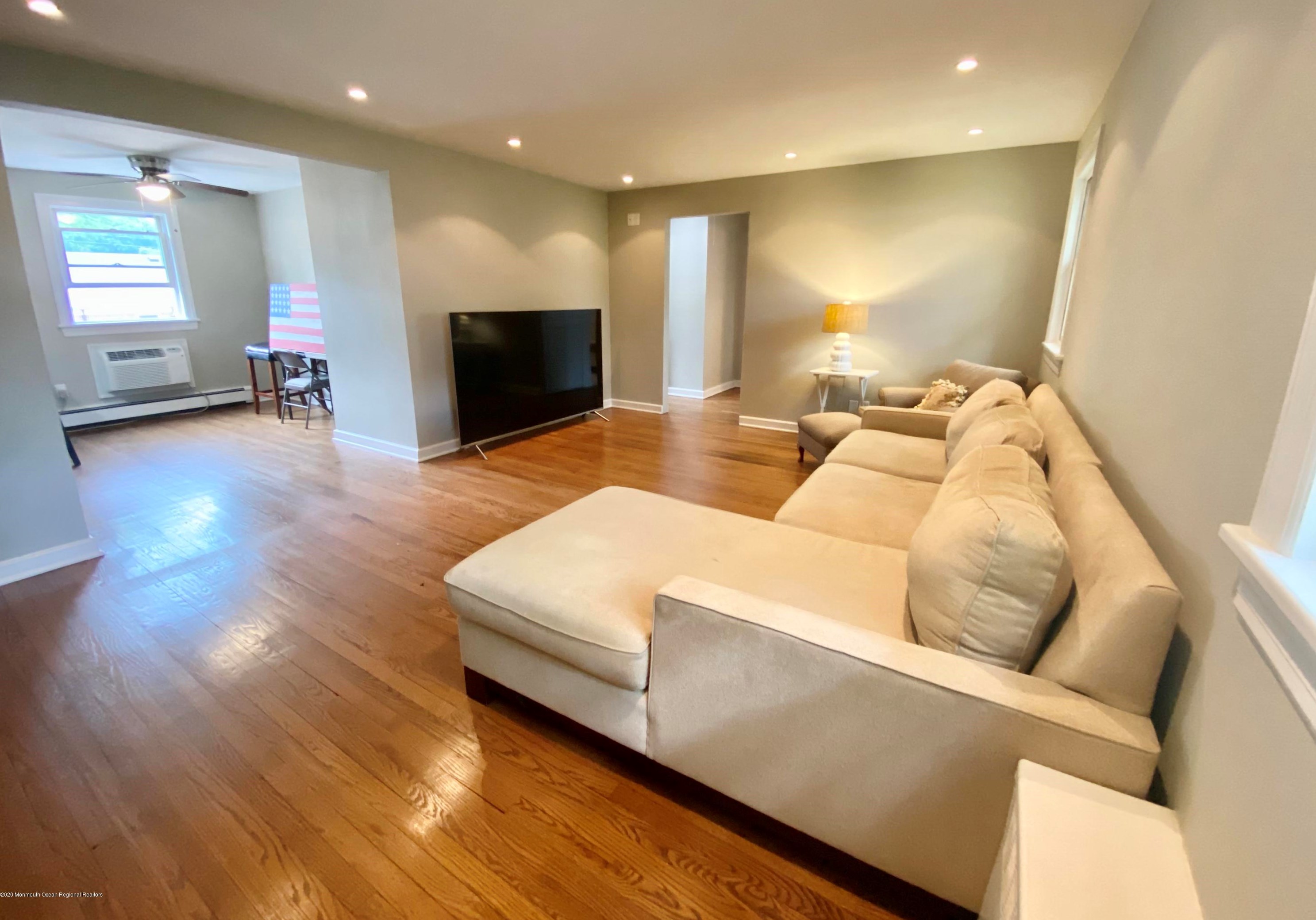 58 Manor Dr, Tinton Falls, NJ 07712