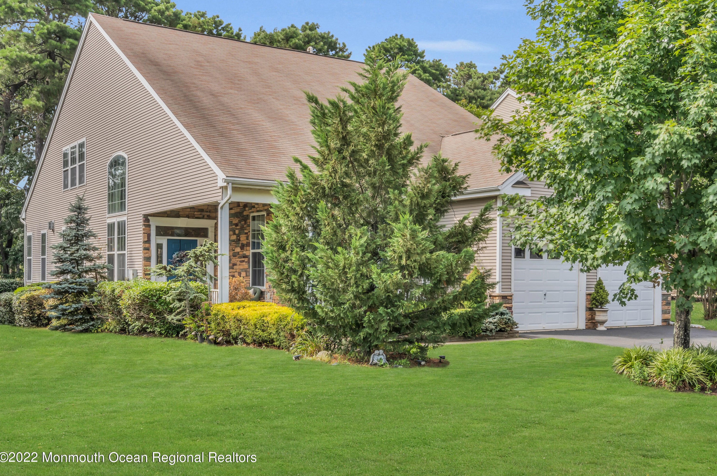 429 Golf View Dr, Tuckerton, NJ 08087-4229
