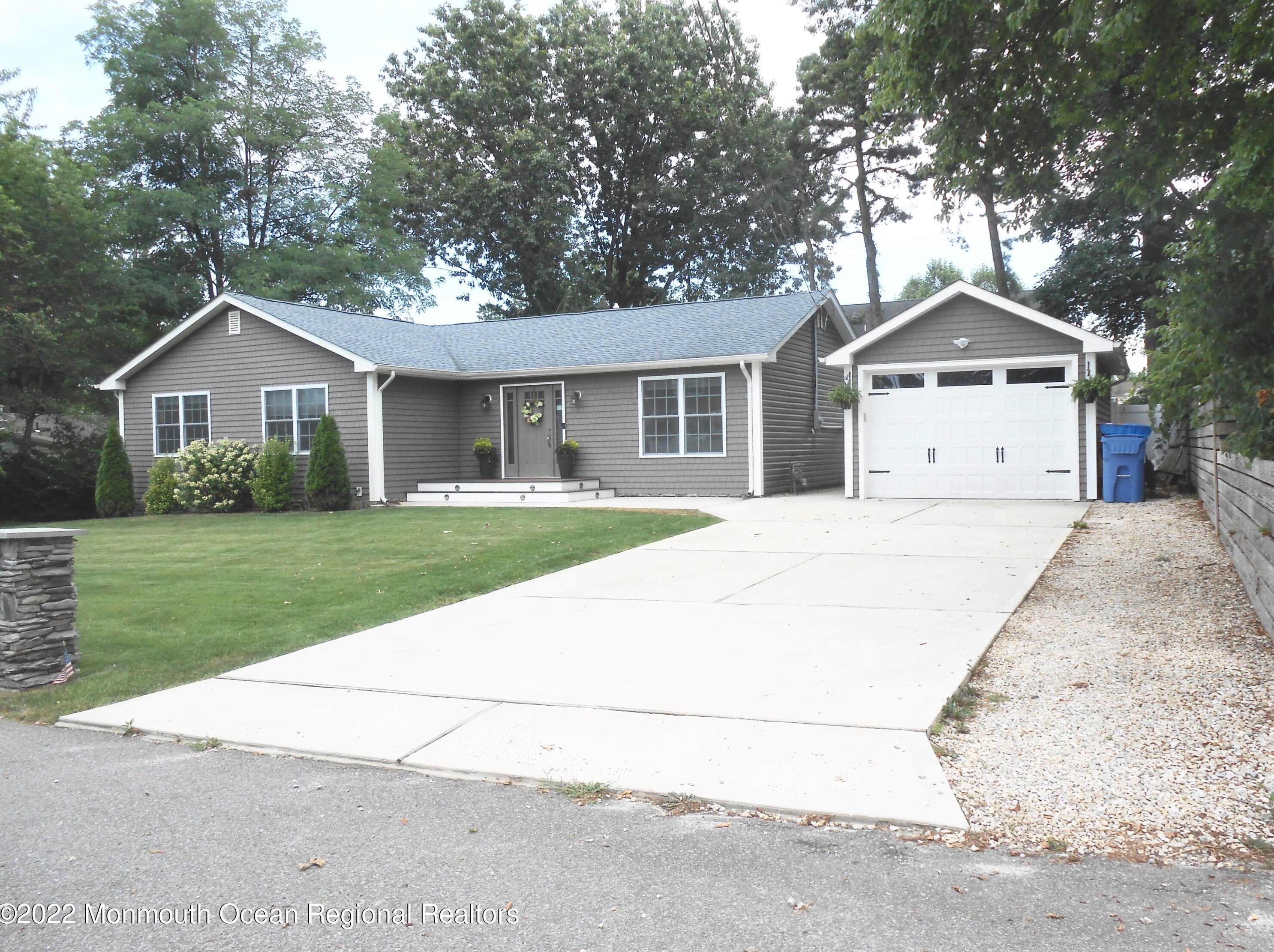 1532 Wellington Ave, Toms River, NJ 08757-1602