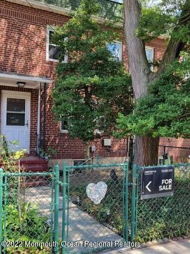 9 Veterans Ct, Bayonne, NJ 07002