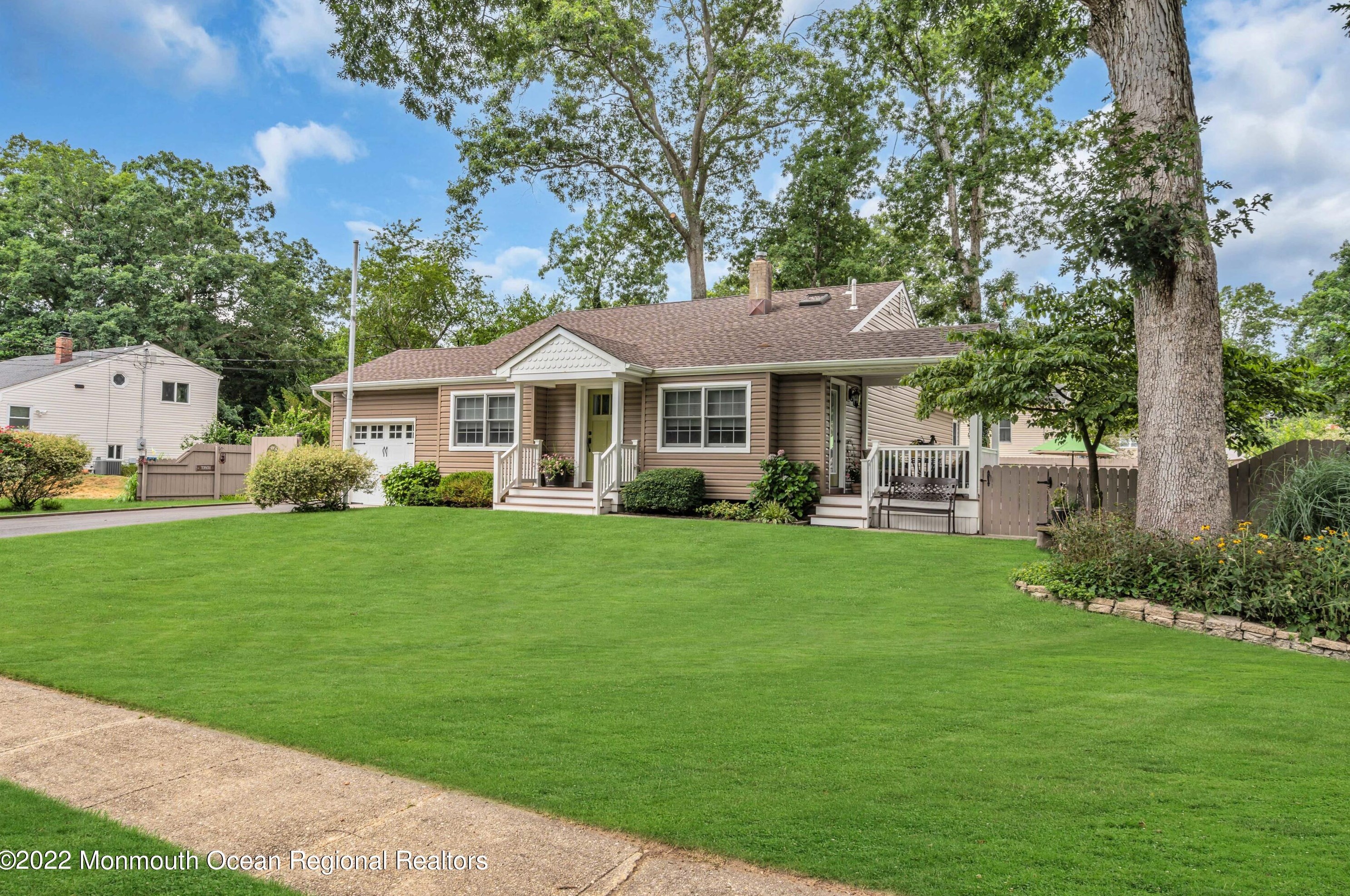 19 Germania Ct, Toms River, NJ 08755-8005