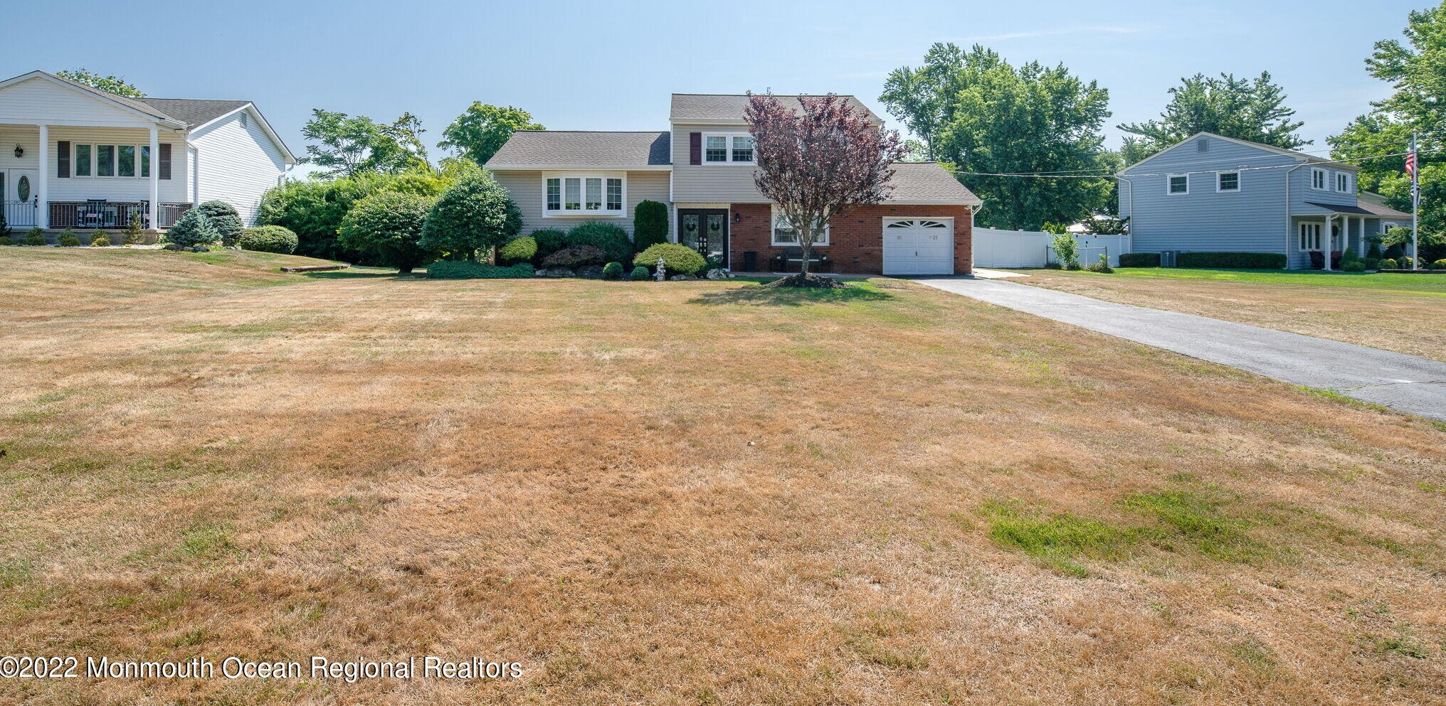 21 Whittier Dr, Millstone Township, NJ 07726-3750