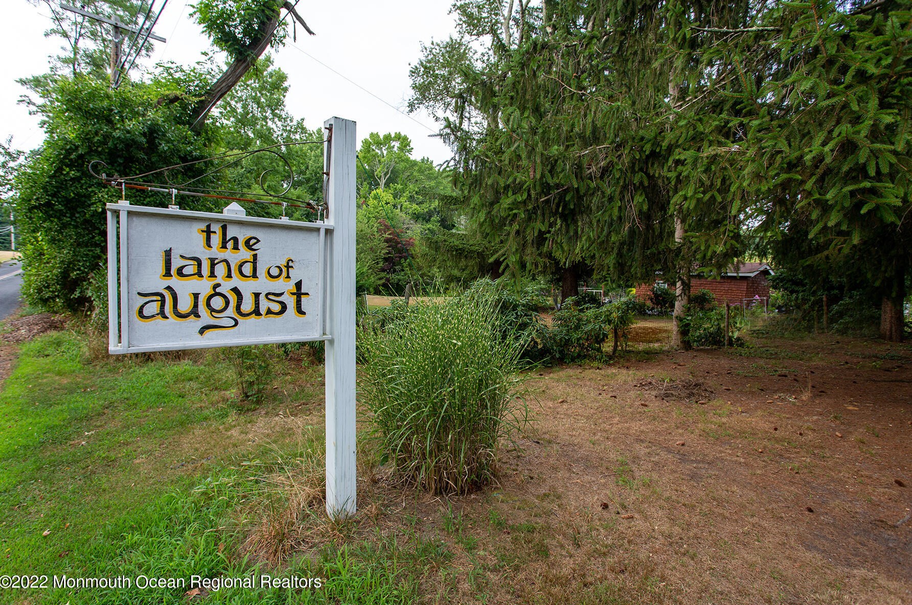 18 Water St, Vanderburg, NJ 07722-1801