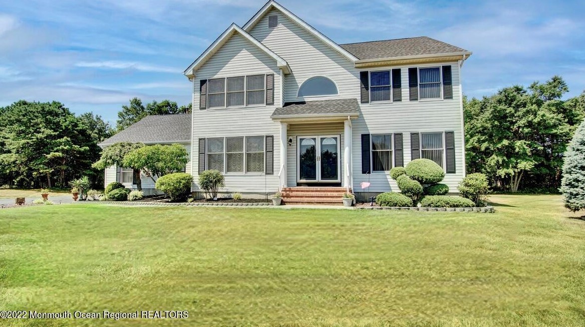 4 Tara Ct, Monroe Twp, NJ 08831