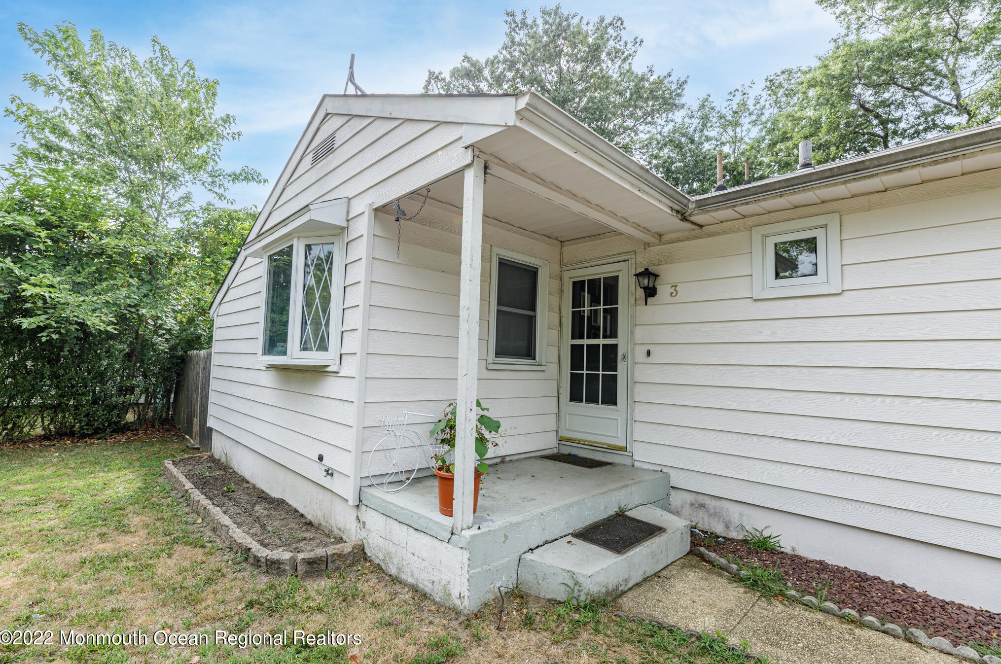 3 Sumner Ave, Toms River, NJ 08755-4930