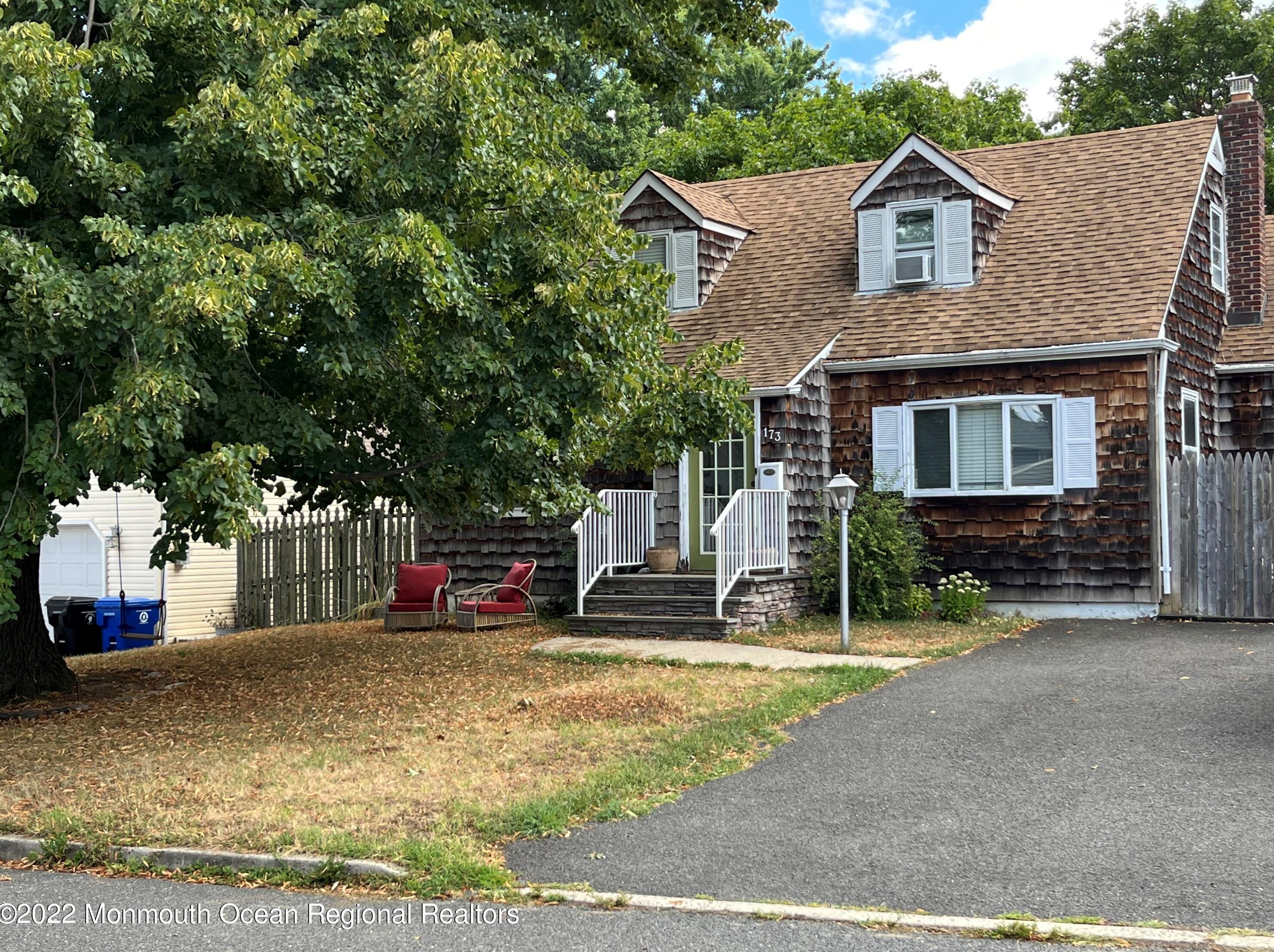 173 9th St, Belford, NJ 07718-1439