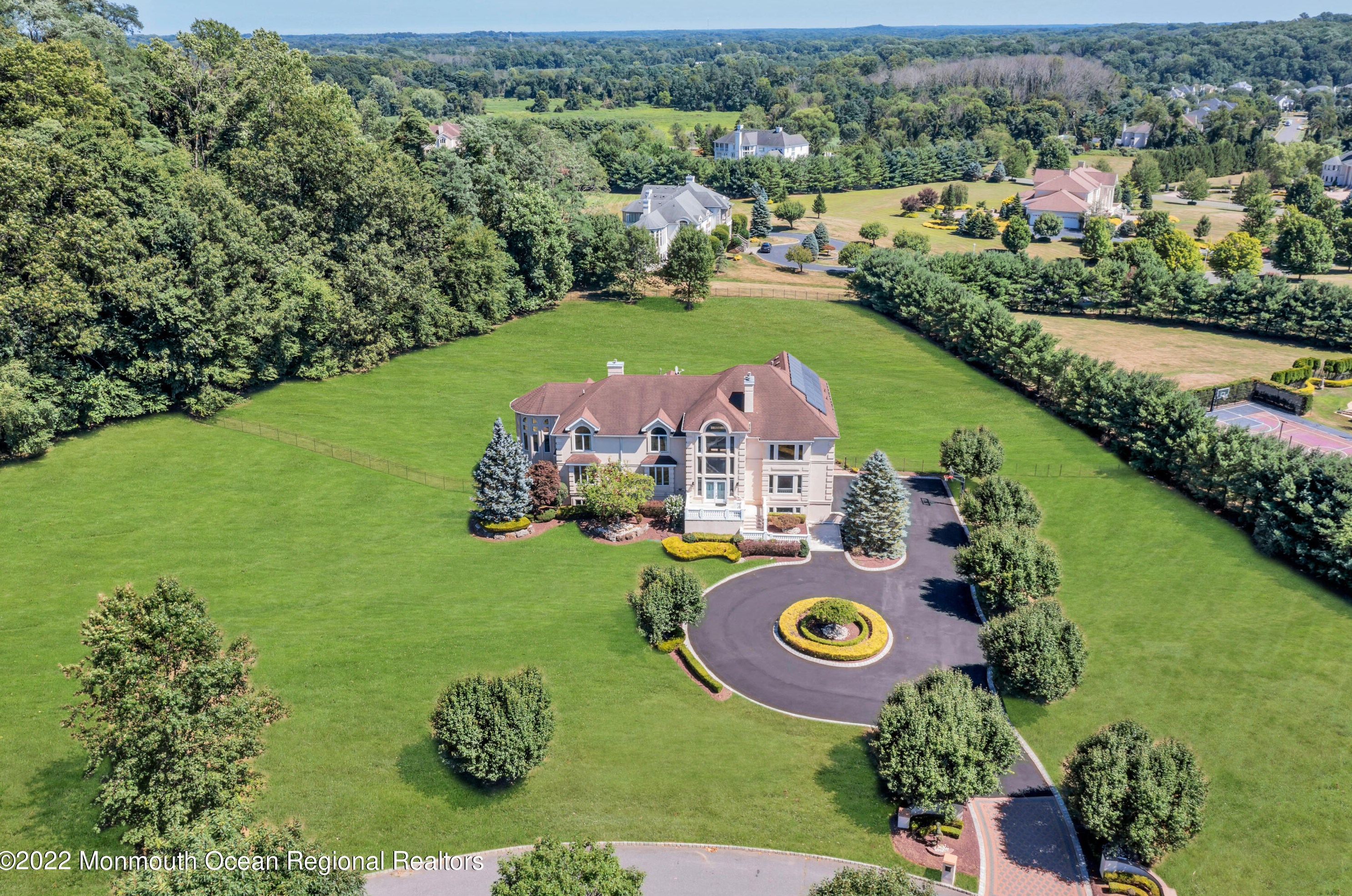 26 Four Columns Dr, Morganville, NJ 07751