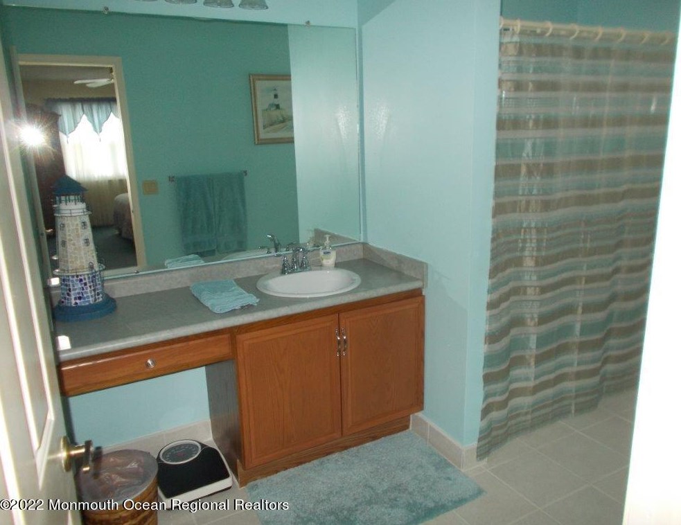 13 Bellwood Ct, Barnegat Township NJ 08005-3124 exterior